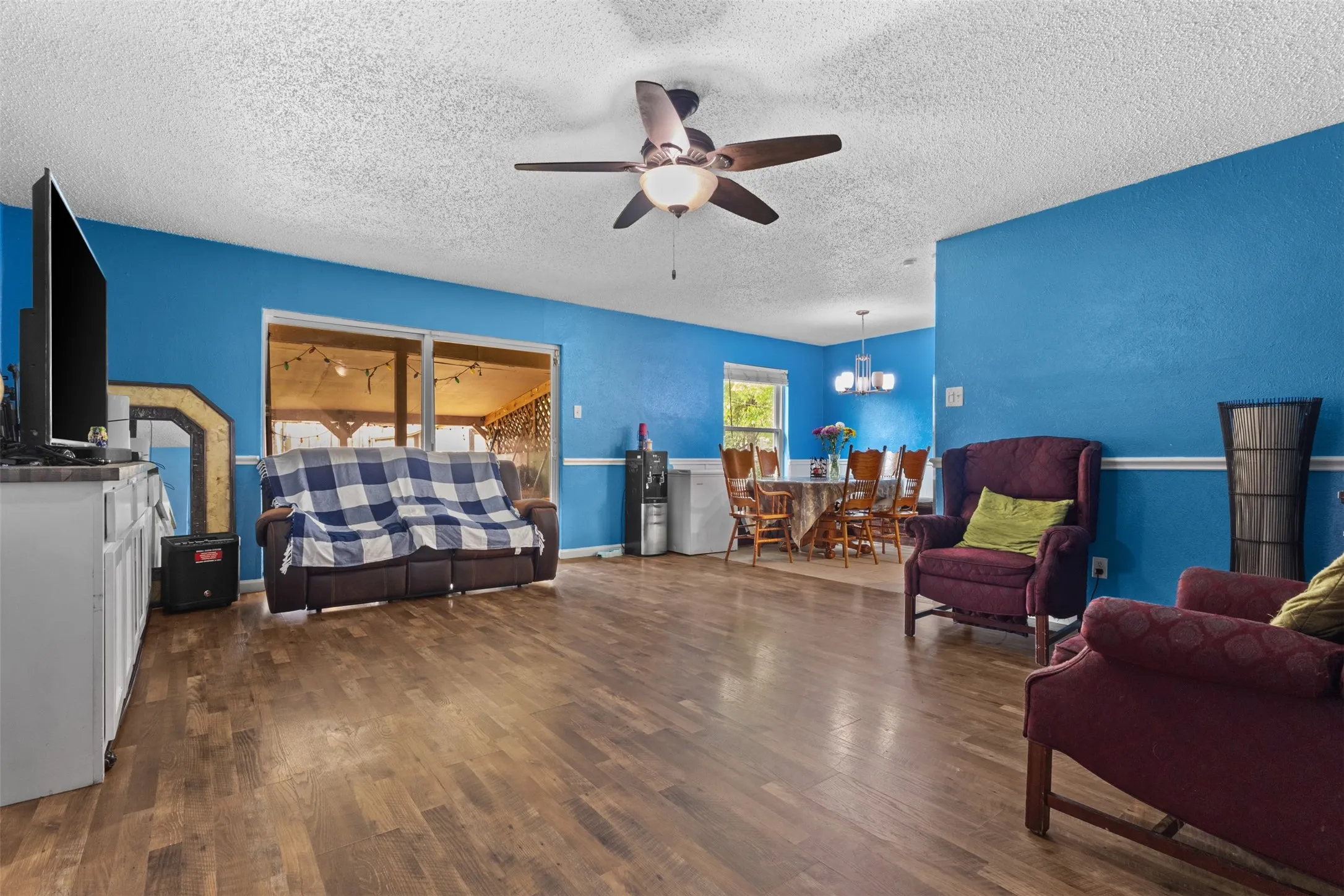 Single Family Residence For Sale in Dallas County , 13212 Kings Mountain Drive, Balch Springs, Texas 75180, 3 Bedroom, 2 Bathroom, Garage spaces, 1,476 Sqft, built in 1971, mls#21286332, Real Estate Agent in Balch Springs, Homes For Sale in Dallas county, Homes For Sale in Balch Springs, Realtor in Balch Springs Texas, Real Estate Brokerage Independent Realty Texas, Luminita Cordes Realtor