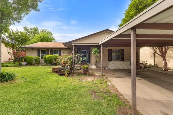 Single Family Residence For Sale in Dallas County , 13212 Kings Mountain Drive, Balch Springs, Texas 75180, 3 Bedroom, 2 Bathroom, Garage spaces, 1,476 Sqft, built in 1971, mls#21286332, Real Estate Agent in Balch Springs, Homes For Sale in Dallas county, Homes For Sale in Balch Springs, Realtor in Balch Springs Texas, Real Estate Brokerage Independent Realty Texas, Luminita Cordes Realtor