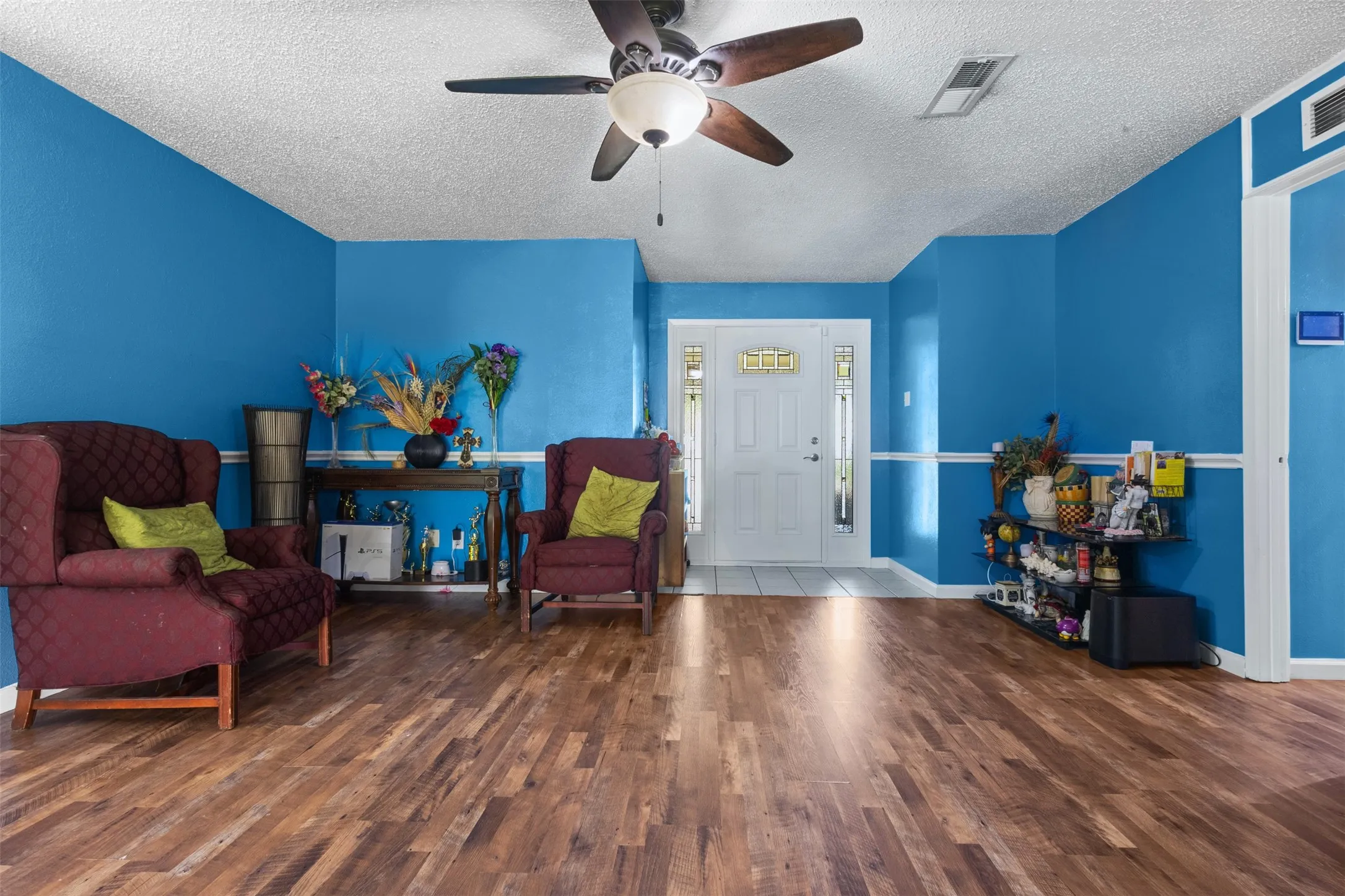 Single Family Residence For Sale in Dallas County , 13212 Kings Mountain Drive, Balch Springs, Texas 75180, 3 Bedroom, 2 Bathroom, Garage spaces, 1,476 Sqft, built in 1971, mls#21286332, Real Estate Agent in Balch Springs, Homes For Sale in Dallas county, Homes For Sale in Balch Springs, Realtor in Balch Springs Texas, Real Estate Brokerage Independent Realty Texas, Luminita Cordes Realtor