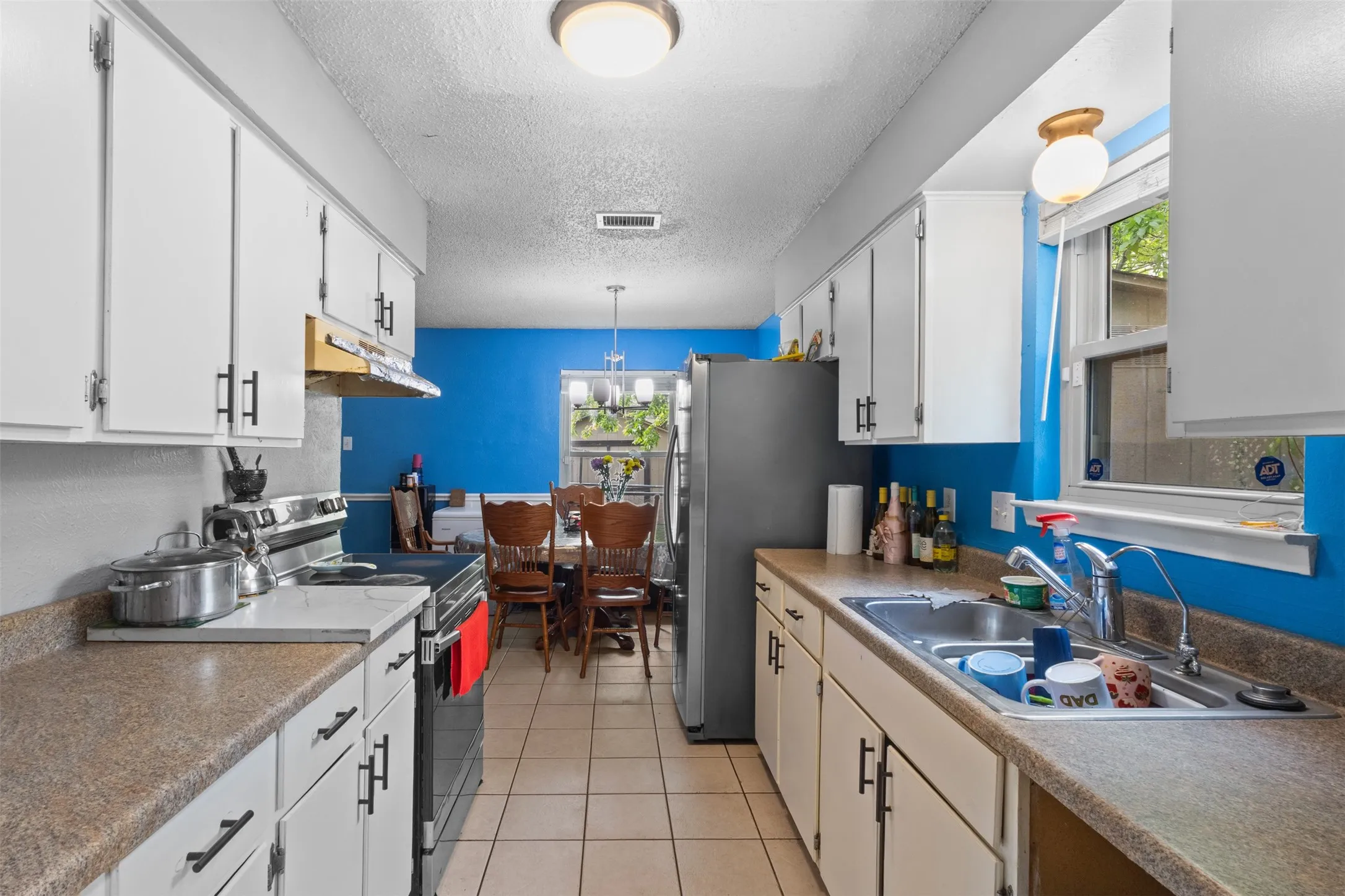 Single Family Residence For Sale in Dallas County , 13212 Kings Mountain Drive, Balch Springs, Texas 75180, 3 Bedroom, 2 Bathroom, Garage spaces, 1,476 Sqft, built in 1971, mls#21286332, Real Estate Agent in Balch Springs, Homes For Sale in Dallas county, Homes For Sale in Balch Springs, Realtor in Balch Springs Texas, Real Estate Brokerage Independent Realty Texas, Luminita Cordes Realtor
