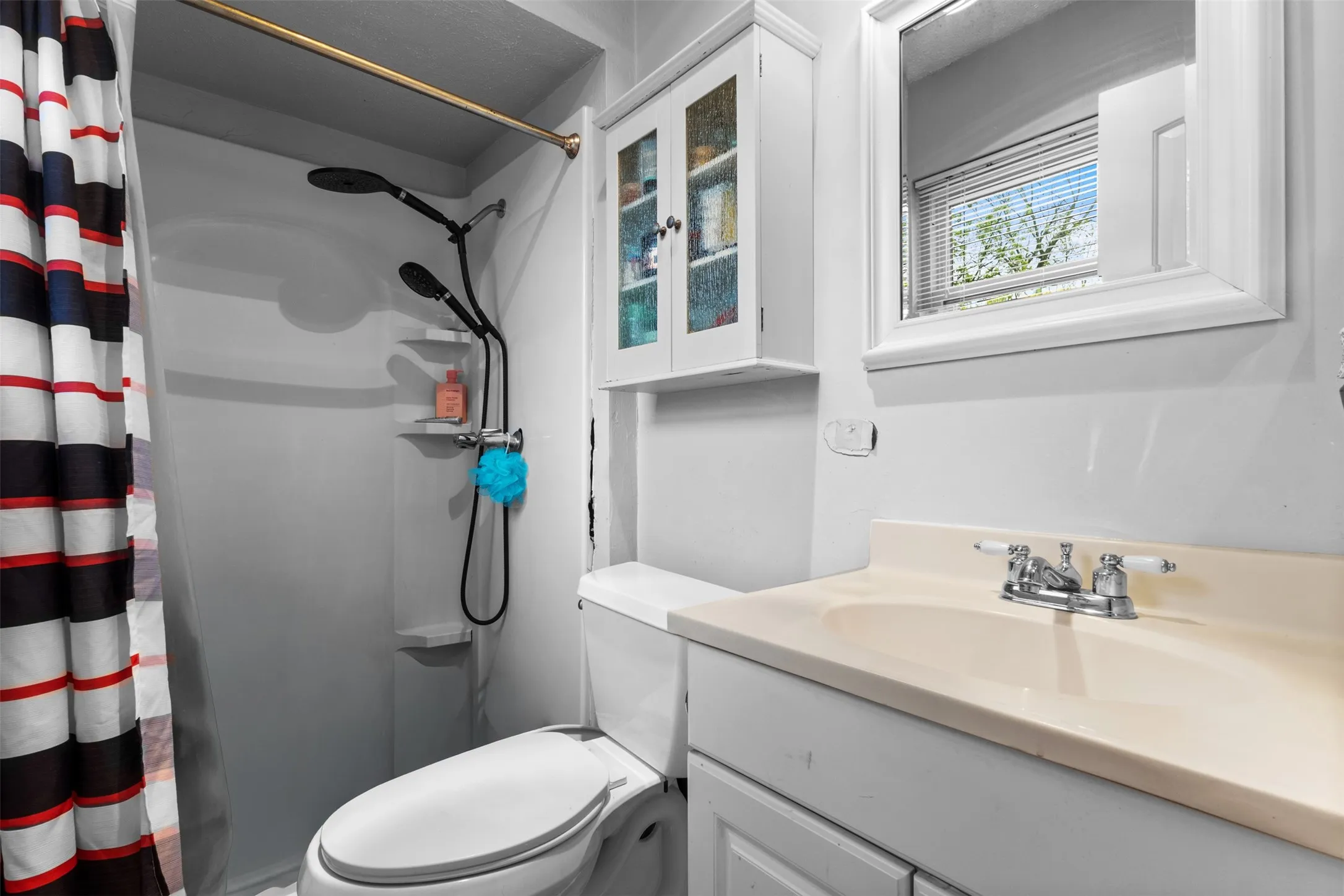 Single Family Residence For Sale in Dallas County , 13212 Kings Mountain Drive, Balch Springs, Texas 75180, 3 Bedroom, 2 Bathroom, Garage spaces, 1,476 Sqft, built in 1971, mls#21286332, Real Estate Agent in Balch Springs, Homes For Sale in Dallas county, Homes For Sale in Balch Springs, Realtor in Balch Springs Texas, Real Estate Brokerage Independent Realty Texas, Luminita Cordes Realtor