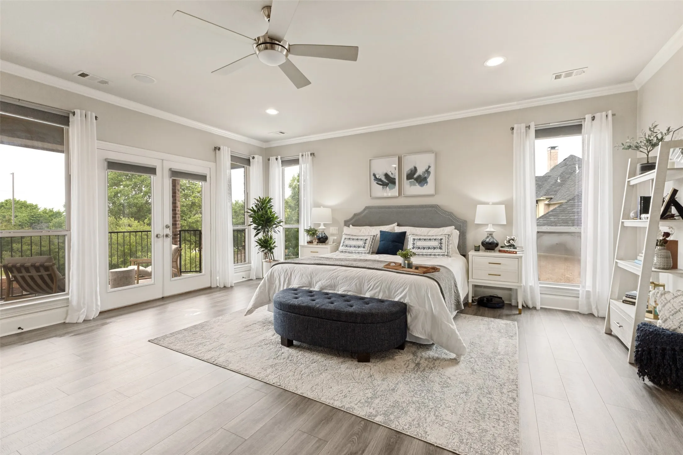 Single Family Residence For Sale in Collin County , 33 Lochleven, Richardson, Texas 75082, 4 Bedroom, 5 Bathroom, 3 Garage spaces, 5,072 Sqft, built in 2002, mls#21283121, Real Estate Agent in Richardson, Homes For Sale in Collin county, Homes For Sale in Richardson, Realtor in Richardson Texas, Real Estate Brokerage Independent Realty Texas, Luminita Cordes Realtor