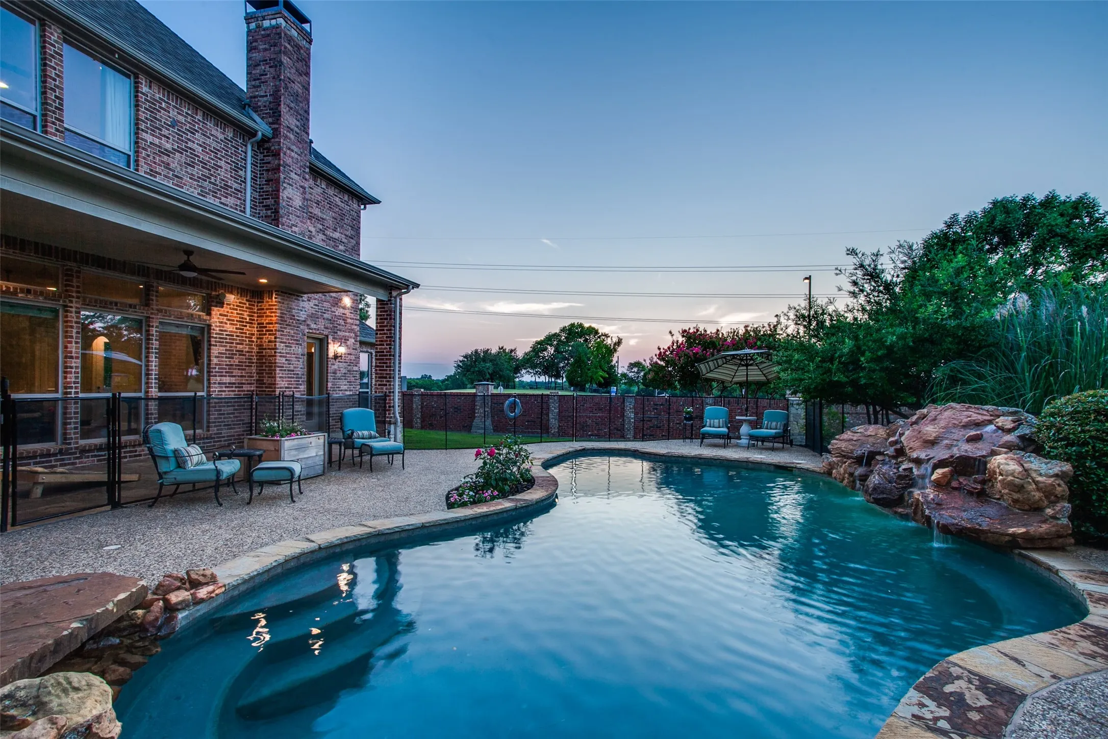Single Family Residence For Sale in Collin County , 33 Lochleven, Richardson, Texas 75082, 4 Bedroom, 5 Bathroom, 3 Garage spaces, 5,072 Sqft, built in 2002, mls#21283121, Real Estate Agent in Richardson, Homes For Sale in Collin county, Homes For Sale in Richardson, Realtor in Richardson Texas, Real Estate Brokerage Independent Realty Texas, Luminita Cordes Realtor