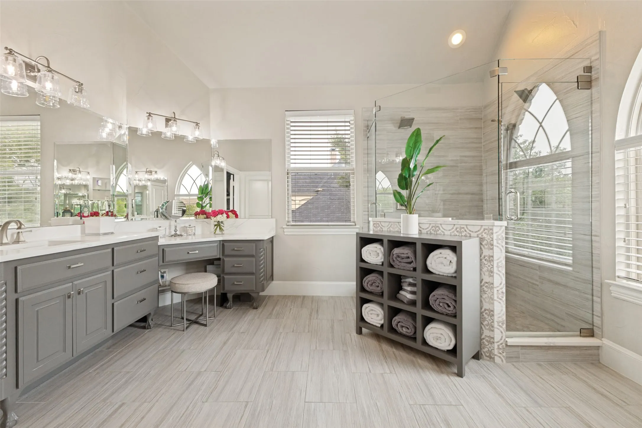 Single Family Residence For Sale in Collin County , 33 Lochleven, Richardson, Texas 75082, 4 Bedroom, 5 Bathroom, 3 Garage spaces, 5,072 Sqft, built in 2002, mls#21283121, Real Estate Agent in Richardson, Homes For Sale in Collin county, Homes For Sale in Richardson, Realtor in Richardson Texas, Real Estate Brokerage Independent Realty Texas, Luminita Cordes Realtor