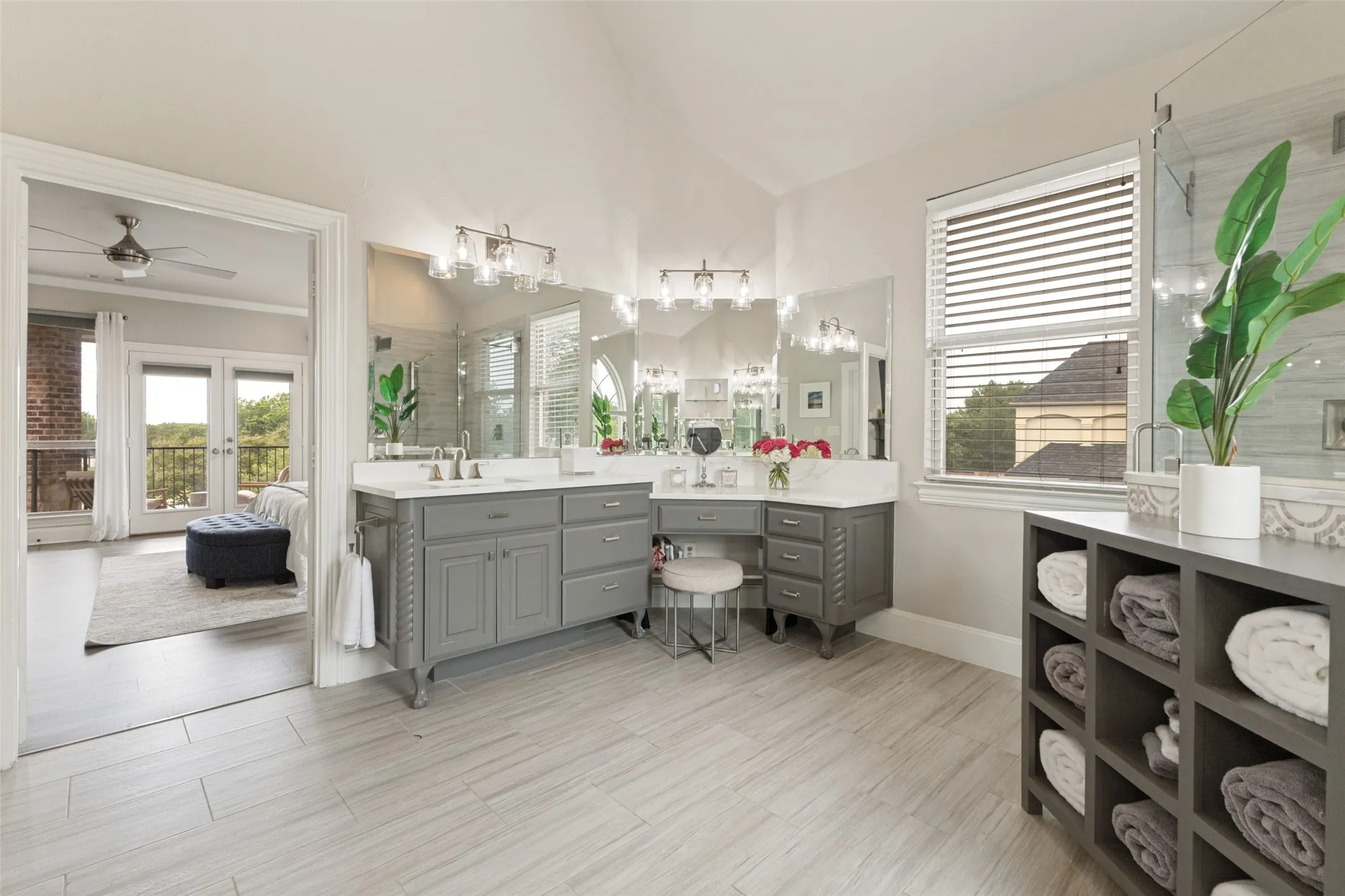 Single Family Residence For Sale in Collin County , 33 Lochleven, Richardson, Texas 75082, 4 Bedroom, 5 Bathroom, 3 Garage spaces, 5,072 Sqft, built in 2002, mls#21283121, Real Estate Agent in Richardson, Homes For Sale in Collin county, Homes For Sale in Richardson, Realtor in Richardson Texas, Real Estate Brokerage Independent Realty Texas, Luminita Cordes Realtor