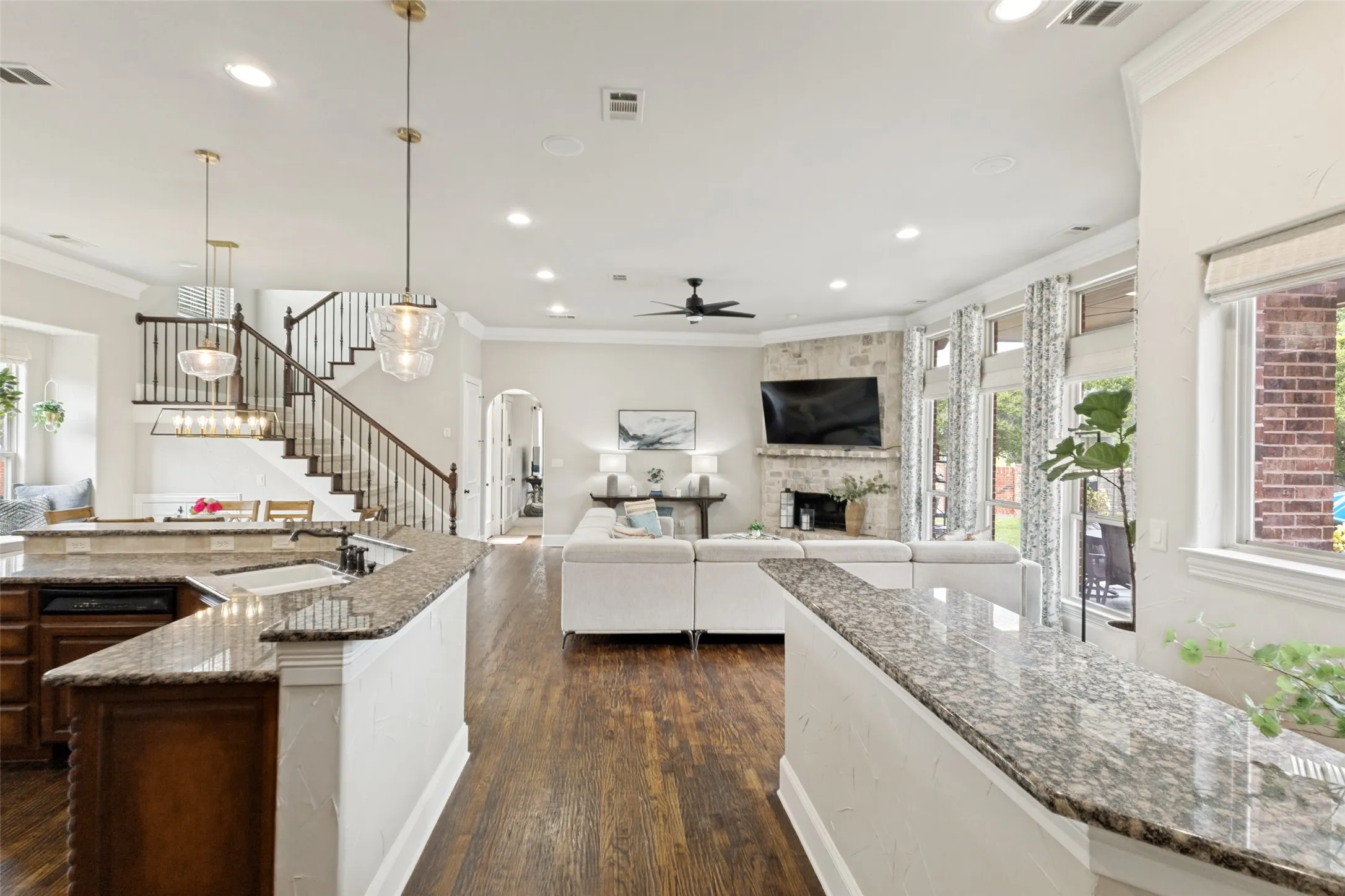 Single Family Residence For Sale in Collin County , 33 Lochleven, Richardson, Texas 75082, 4 Bedroom, 5 Bathroom, 3 Garage spaces, 5,072 Sqft, built in 2002, mls#21283121, Real Estate Agent in Richardson, Homes For Sale in Collin county, Homes For Sale in Richardson, Realtor in Richardson Texas, Real Estate Brokerage Independent Realty Texas, Luminita Cordes Realtor