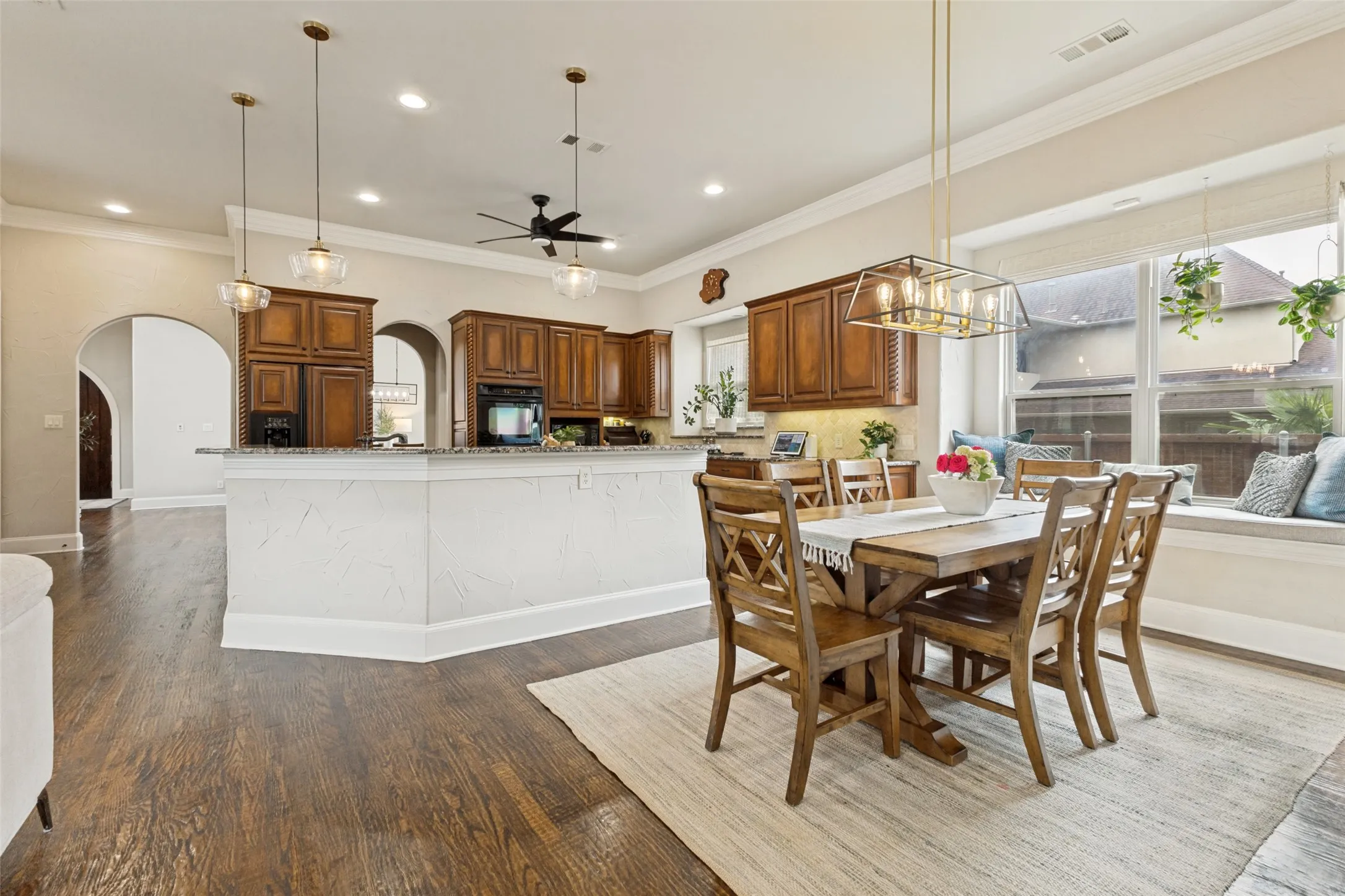 Single Family Residence For Sale in Collin County , 33 Lochleven, Richardson, Texas 75082, 4 Bedroom, 5 Bathroom, 3 Garage spaces, 5,072 Sqft, built in 2002, mls#21283121, Real Estate Agent in Richardson, Homes For Sale in Collin county, Homes For Sale in Richardson, Realtor in Richardson Texas, Real Estate Brokerage Independent Realty Texas, Luminita Cordes Realtor