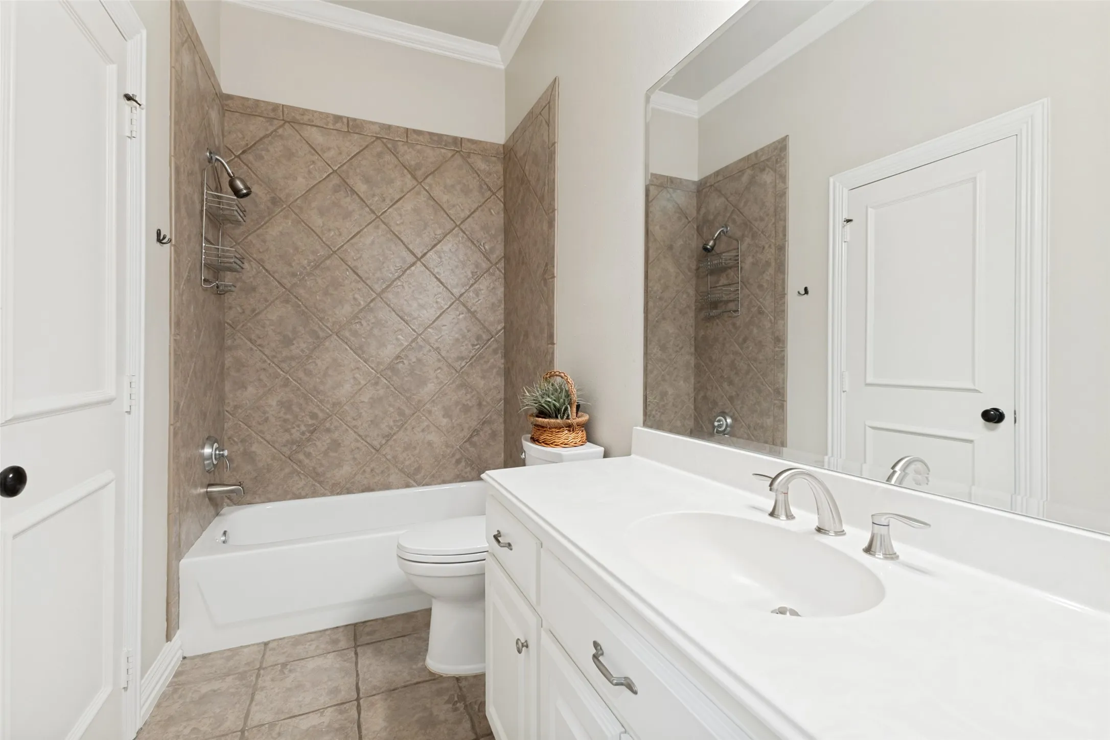 Single Family Residence For Sale in Collin County , 33 Lochleven, Richardson, Texas 75082, 4 Bedroom, 5 Bathroom, 3 Garage spaces, 5,072 Sqft, built in 2002, mls#21283121, Real Estate Agent in Richardson, Homes For Sale in Collin county, Homes For Sale in Richardson, Realtor in Richardson Texas, Real Estate Brokerage Independent Realty Texas, Luminita Cordes Realtor
