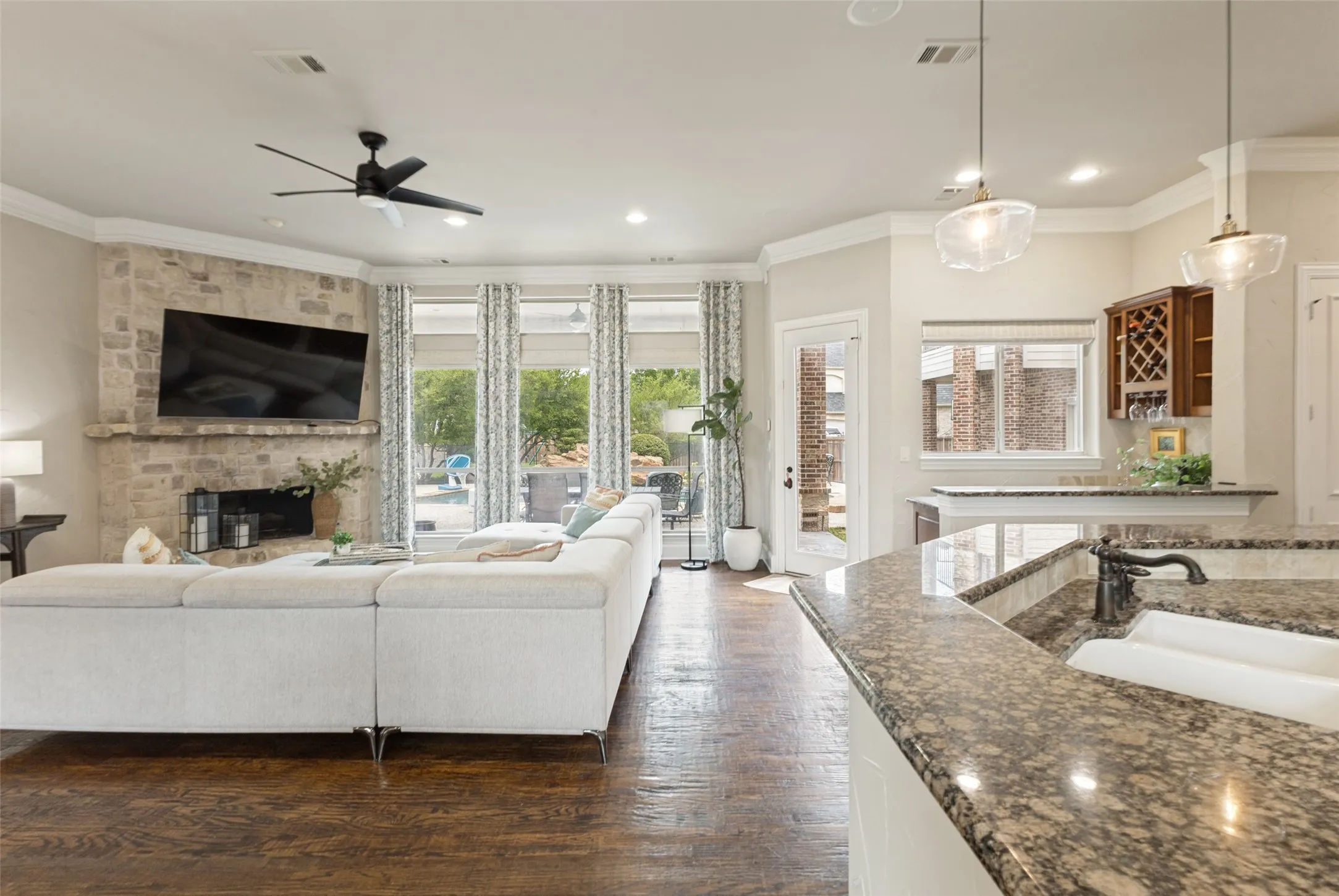 Single Family Residence For Sale in Collin County , 33 Lochleven, Richardson, Texas 75082, 4 Bedroom, 5 Bathroom, 3 Garage spaces, 5,072 Sqft, built in 2002, mls#21283121, Real Estate Agent in Richardson, Homes For Sale in Collin county, Homes For Sale in Richardson, Realtor in Richardson Texas, Real Estate Brokerage Independent Realty Texas, Luminita Cordes Realtor