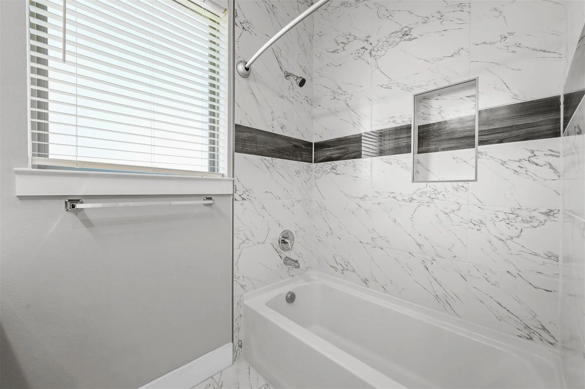 Duplex For Sale in Ellis County , 204 N Getzendaner Street, Waxahachie, Texas 75165, 7 Bedroom, 6 Bathroom, 2 Garage spaces, 0 Sqft, built in 2020, Price $625,000, mls#21284098, Real Estate Agent in Waxahachie, Homes For Sale in Ellis county, Homes For Sale in Waxahachie, Realtor in Waxahachie Texas, Real Estate Brokerage Independent Realty Texas, Luminita Cordes Realtor