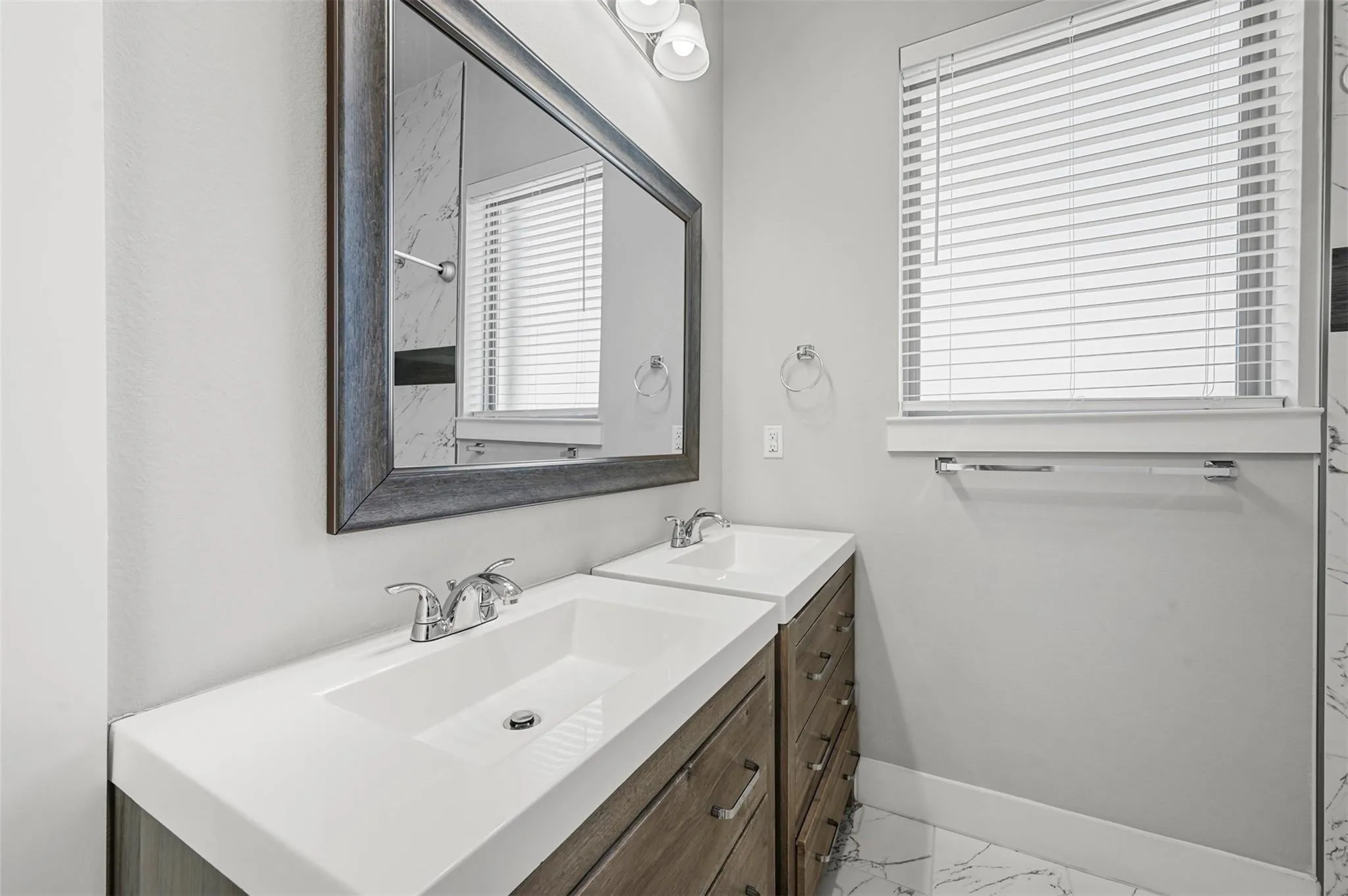 Duplex For Sale in Ellis County , 204 N Getzendaner Street, Waxahachie, Texas 75165, 7 Bedroom, 6 Bathroom, 2 Garage spaces, 0 Sqft, built in 2020, Price $625,000, mls#21284098, Real Estate Agent in Waxahachie, Homes For Sale in Ellis county, Homes For Sale in Waxahachie, Realtor in Waxahachie Texas, Real Estate Brokerage Independent Realty Texas, Luminita Cordes Realtor