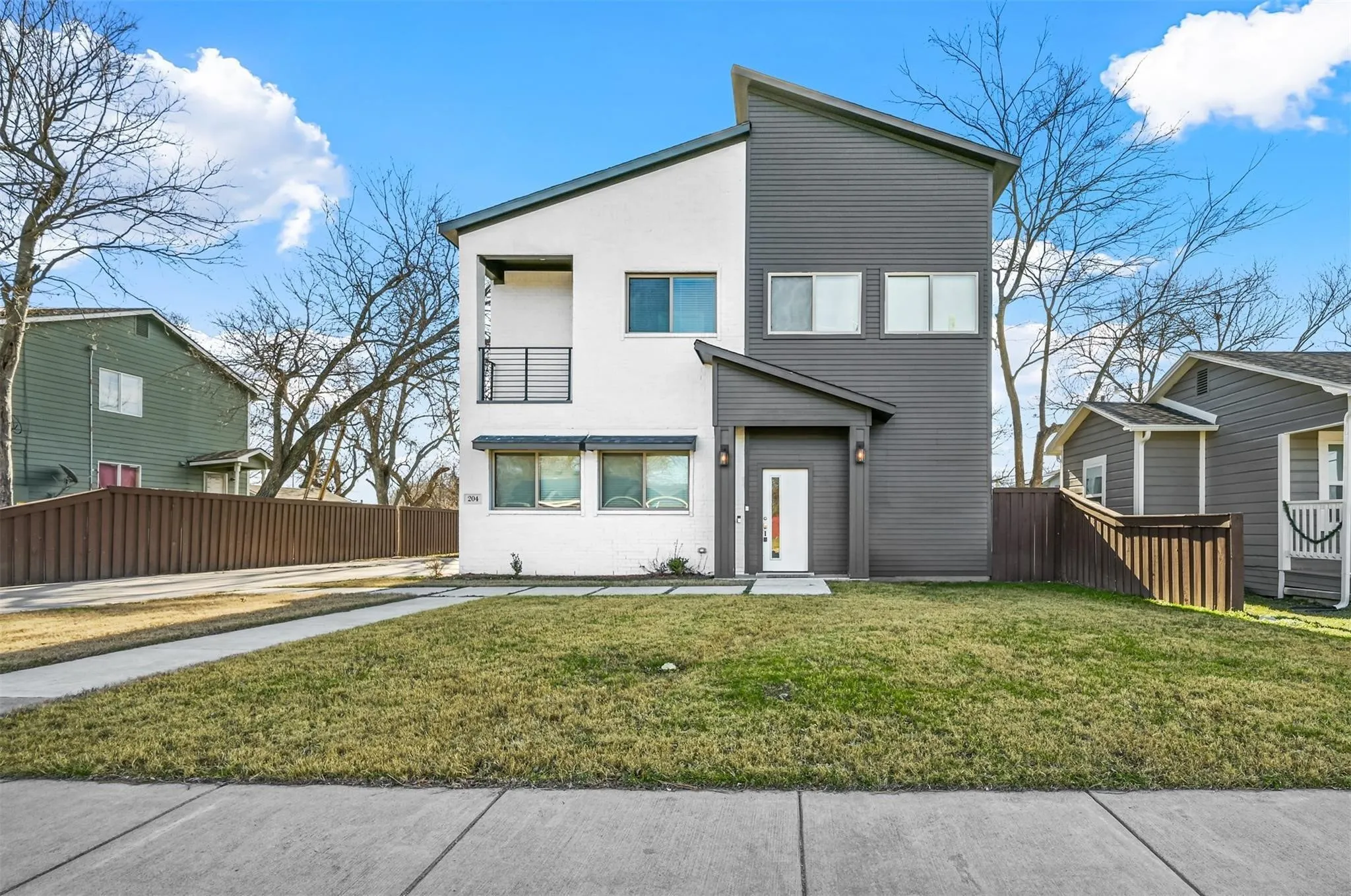 Duplex For Sale in Ellis County , 204 N Getzendaner Street, Waxahachie, Texas 75165, 7 Bedroom, 6 Bathroom, 2 Garage spaces, 0 Sqft, built in 2020, Price $625,000, mls#21284098, Real Estate Agent in Waxahachie, Homes For Sale in Ellis county, Homes For Sale in Waxahachie, Realtor in Waxahachie Texas, Real Estate Brokerage Independent Realty Texas, Luminita Cordes Realtor