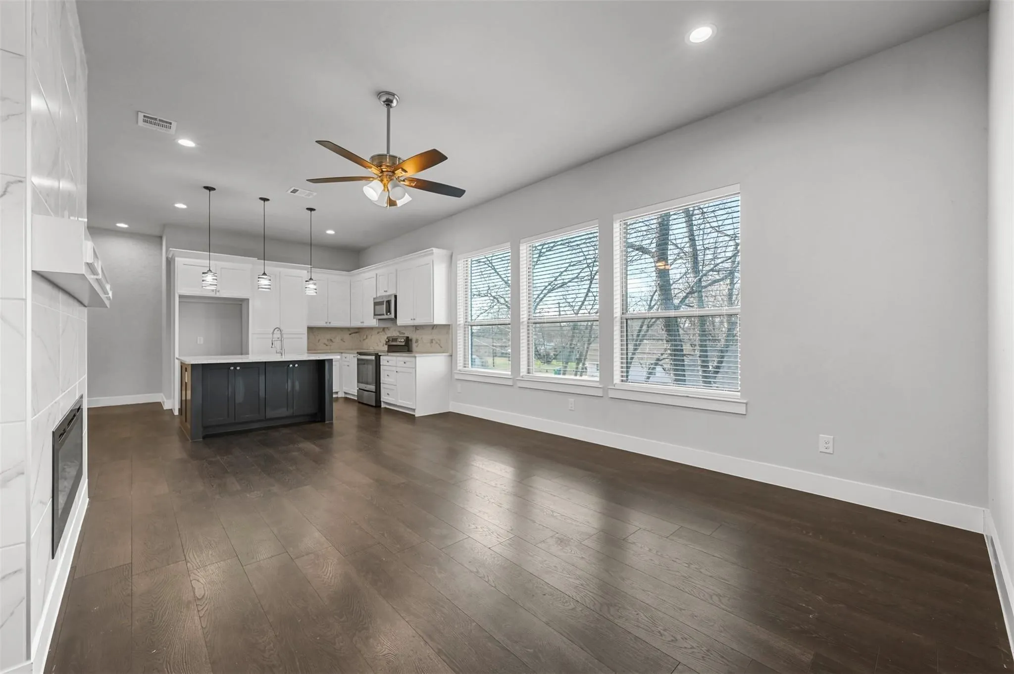 Duplex For Sale in Ellis County , 204 N Getzendaner Street, Waxahachie, Texas 75165, 7 Bedroom, 6 Bathroom, 2 Garage spaces, 0 Sqft, built in 2020, Price $625,000, mls#21284098, Real Estate Agent in Waxahachie, Homes For Sale in Ellis county, Homes For Sale in Waxahachie, Realtor in Waxahachie Texas, Real Estate Brokerage Independent Realty Texas, Luminita Cordes Realtor