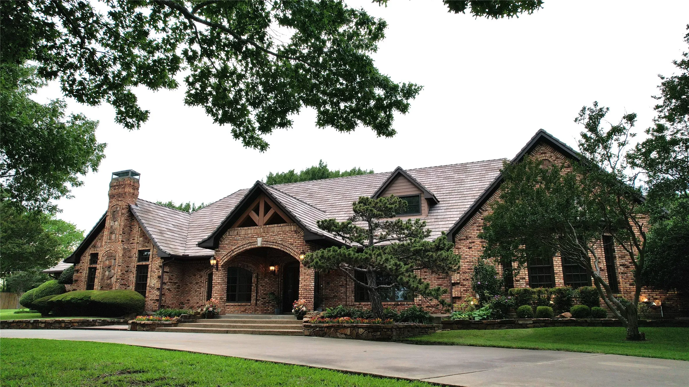 Single Family Residence For Sale in Dallas County , 217 Sunray Lane, Sunnyvale, Texas 75182, 4 Bedroom, 4 Bathroom, 2 Garage spaces, 6,227 Sqft, built in 1987, mls#21286170, Real Estate Agent in Sunnyvale, Homes For Sale in Dallas county, Homes For Sale in Sunnyvale, Realtor in Sunnyvale Texas, Real Estate Brokerage Independent Realty Texas, Luminita Cordes Realtor
