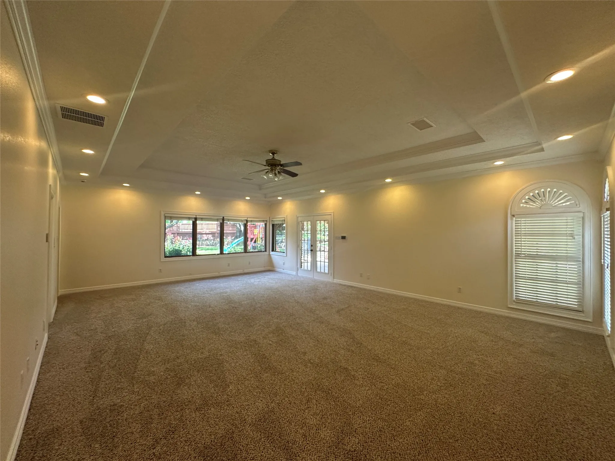 Single Family Residence For Sale in Dallas County , 217 Sunray Lane, Sunnyvale, Texas 75182, 4 Bedroom, 4 Bathroom, 2 Garage spaces, 6,227 Sqft, built in 1987, mls#21286170, Real Estate Agent in Sunnyvale, Homes For Sale in Dallas county, Homes For Sale in Sunnyvale, Realtor in Sunnyvale Texas, Real Estate Brokerage Independent Realty Texas, Luminita Cordes Realtor