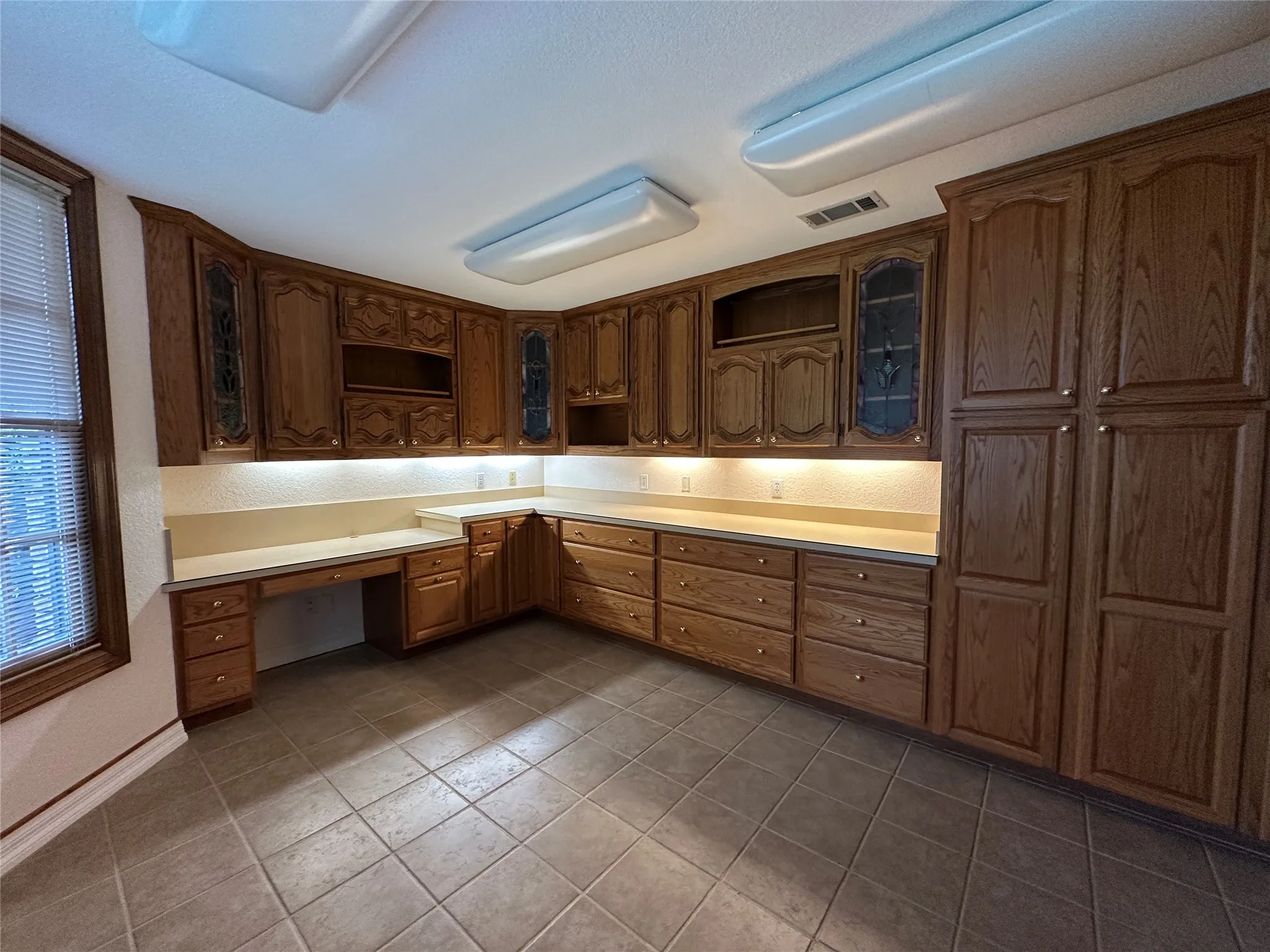 Single Family Residence For Sale in Dallas County , 217 Sunray Lane, Sunnyvale, Texas 75182, 4 Bedroom, 4 Bathroom, 2 Garage spaces, 6,227 Sqft, built in 1987, mls#21286170, Real Estate Agent in Sunnyvale, Homes For Sale in Dallas county, Homes For Sale in Sunnyvale, Realtor in Sunnyvale Texas, Real Estate Brokerage Independent Realty Texas, Luminita Cordes Realtor