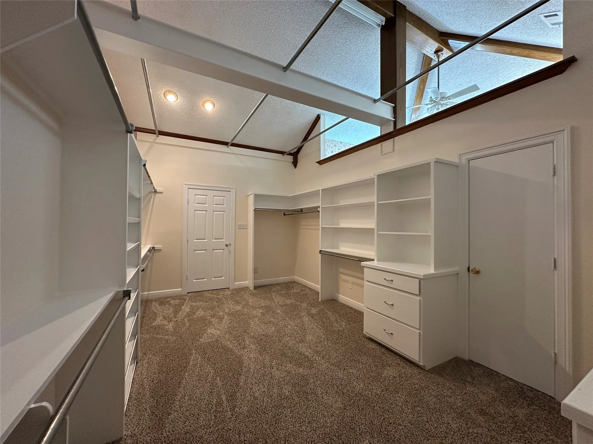 Single Family Residence For Sale in Dallas County , 217 Sunray Lane, Sunnyvale, Texas 75182, 4 Bedroom, 4 Bathroom, 2 Garage spaces, 6,227 Sqft, built in 1987, mls#21286170, Real Estate Agent in Sunnyvale, Homes For Sale in Dallas county, Homes For Sale in Sunnyvale, Realtor in Sunnyvale Texas, Real Estate Brokerage Independent Realty Texas, Luminita Cordes Realtor