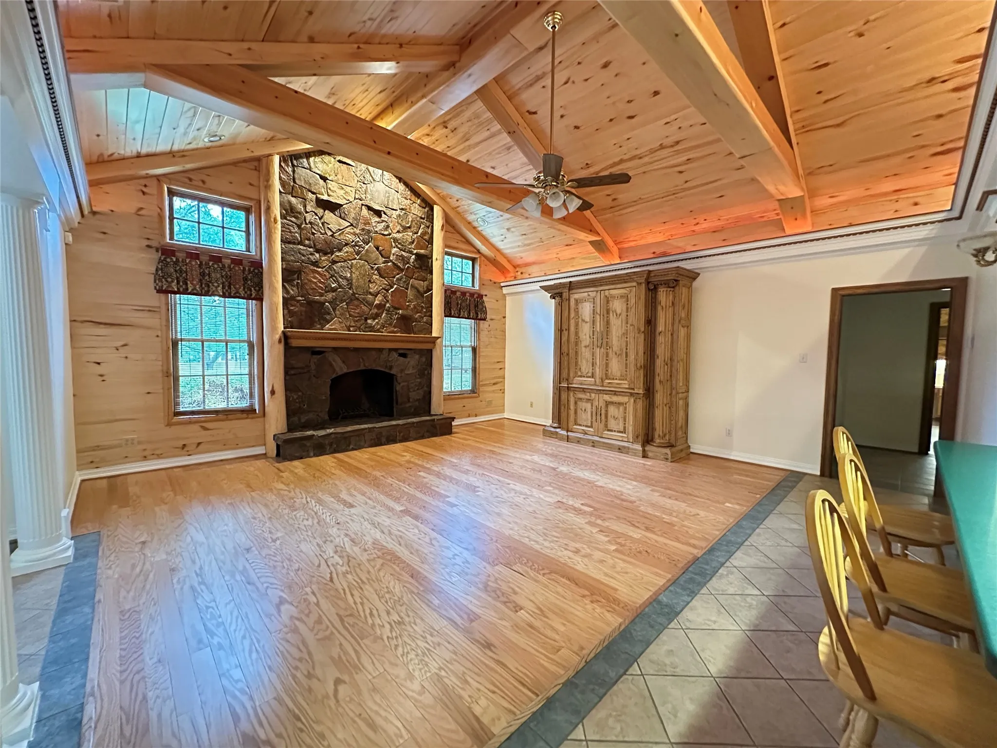 Single Family Residence For Sale in Dallas County , 217 Sunray Lane, Sunnyvale, Texas 75182, 4 Bedroom, 4 Bathroom, 2 Garage spaces, 6,227 Sqft, built in 1987, mls#21286170, Real Estate Agent in Sunnyvale, Homes For Sale in Dallas county, Homes For Sale in Sunnyvale, Realtor in Sunnyvale Texas, Real Estate Brokerage Independent Realty Texas, Luminita Cordes Realtor
