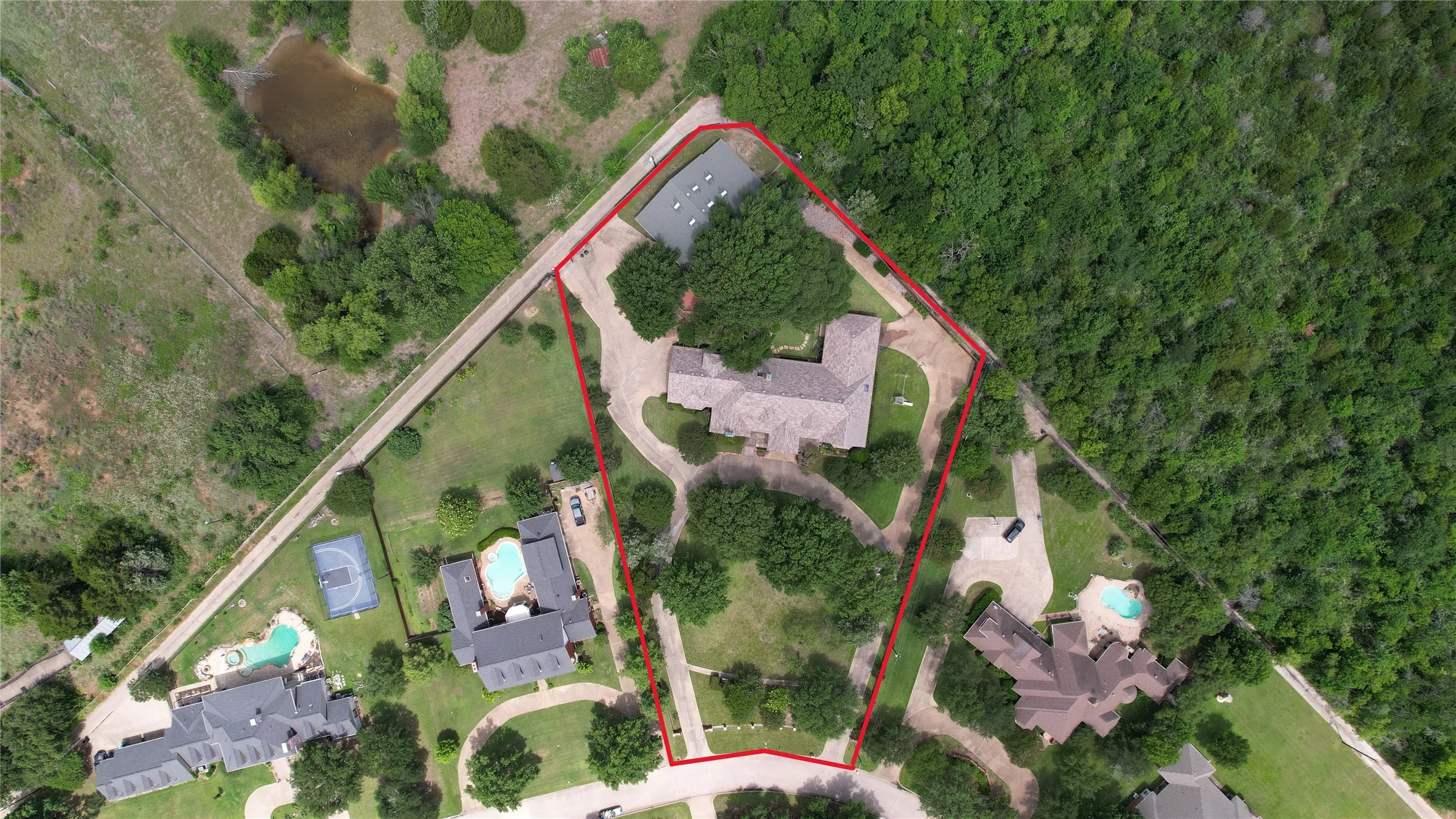 Single Family Residence For Sale in Dallas County , 217 Sunray Lane, Sunnyvale, Texas 75182, 4 Bedroom, 4 Bathroom, 2 Garage spaces, 6,227 Sqft, built in 1987, mls#21286170, Real Estate Agent in Sunnyvale, Homes For Sale in Dallas county, Homes For Sale in Sunnyvale, Realtor in Sunnyvale Texas, Real Estate Brokerage Independent Realty Texas, Luminita Cordes Realtor