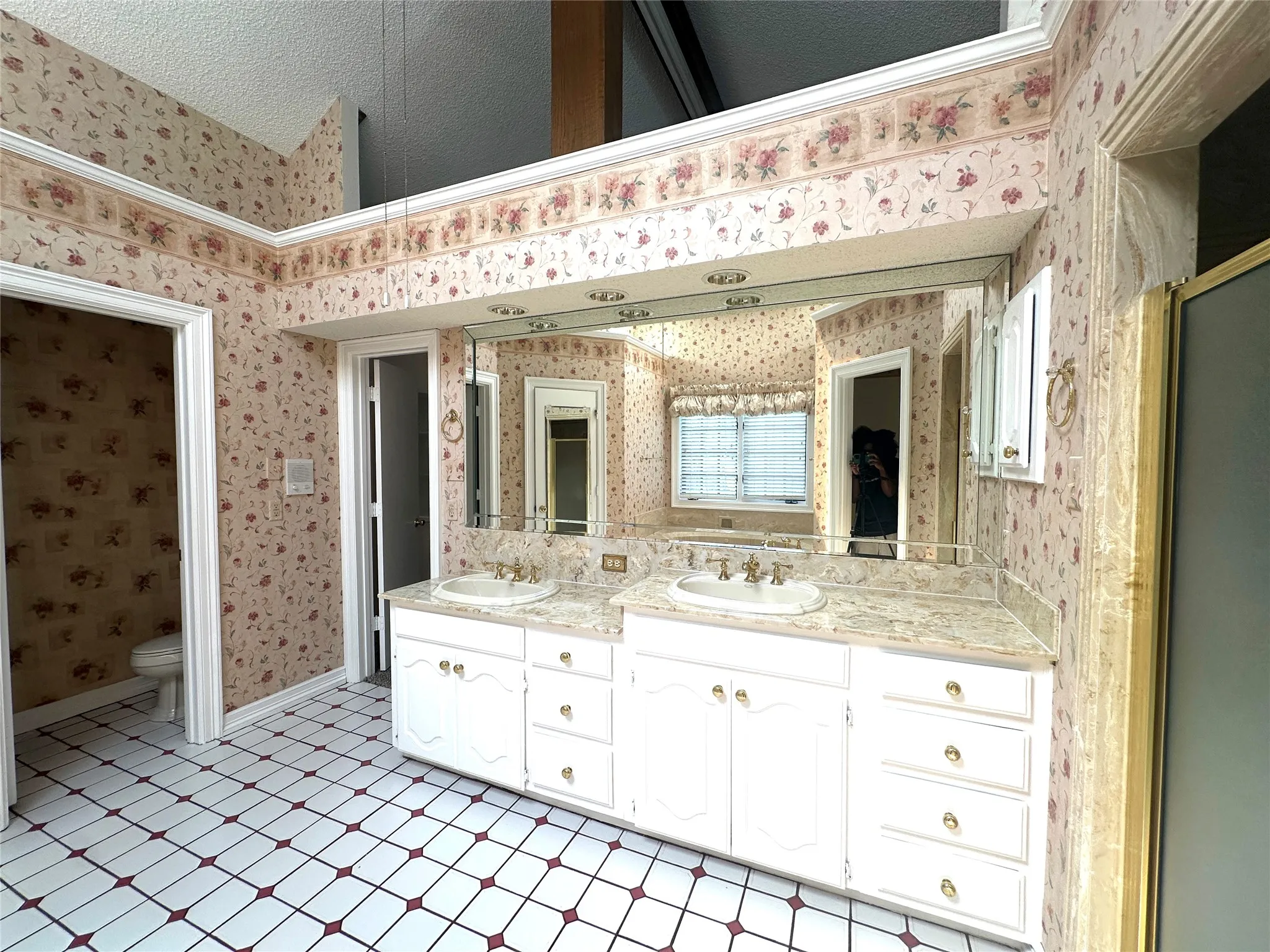 Single Family Residence For Sale in Dallas County , 217 Sunray Lane, Sunnyvale, Texas 75182, 4 Bedroom, 4 Bathroom, 2 Garage spaces, 6,227 Sqft, built in 1987, mls#21286170, Real Estate Agent in Sunnyvale, Homes For Sale in Dallas county, Homes For Sale in Sunnyvale, Realtor in Sunnyvale Texas, Real Estate Brokerage Independent Realty Texas, Luminita Cordes Realtor