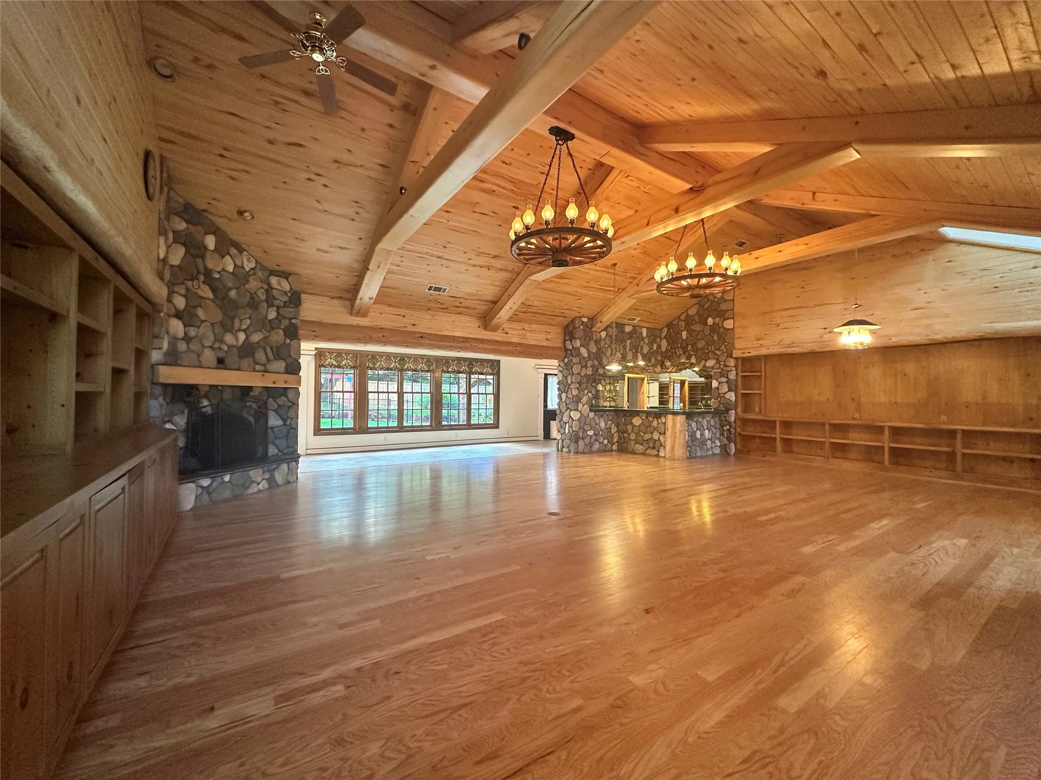 Single Family Residence For Sale in Dallas County , 217 Sunray Lane, Sunnyvale, Texas 75182, 4 Bedroom, 4 Bathroom, 2 Garage spaces, 6,227 Sqft, built in 1987, mls#21286170, Real Estate Agent in Sunnyvale, Homes For Sale in Dallas county, Homes For Sale in Sunnyvale, Realtor in Sunnyvale Texas, Real Estate Brokerage Independent Realty Texas, Luminita Cordes Realtor