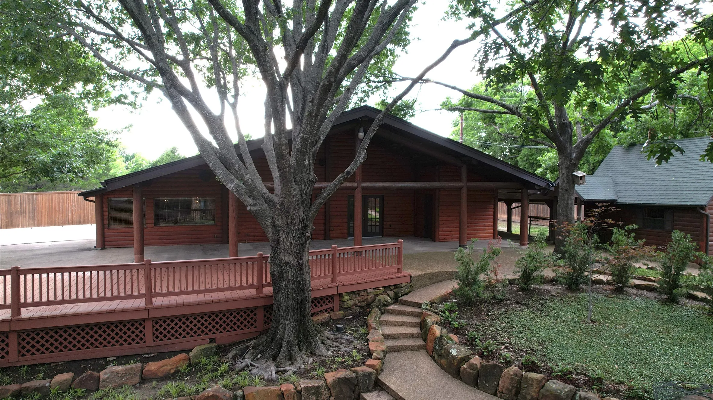 Single Family Residence For Sale in Dallas County , 217 Sunray Lane, Sunnyvale, Texas 75182, 4 Bedroom, 4 Bathroom, 2 Garage spaces, 6,227 Sqft, built in 1987, mls#21286170, Real Estate Agent in Sunnyvale, Homes For Sale in Dallas county, Homes For Sale in Sunnyvale, Realtor in Sunnyvale Texas, Real Estate Brokerage Independent Realty Texas, Luminita Cordes Realtor