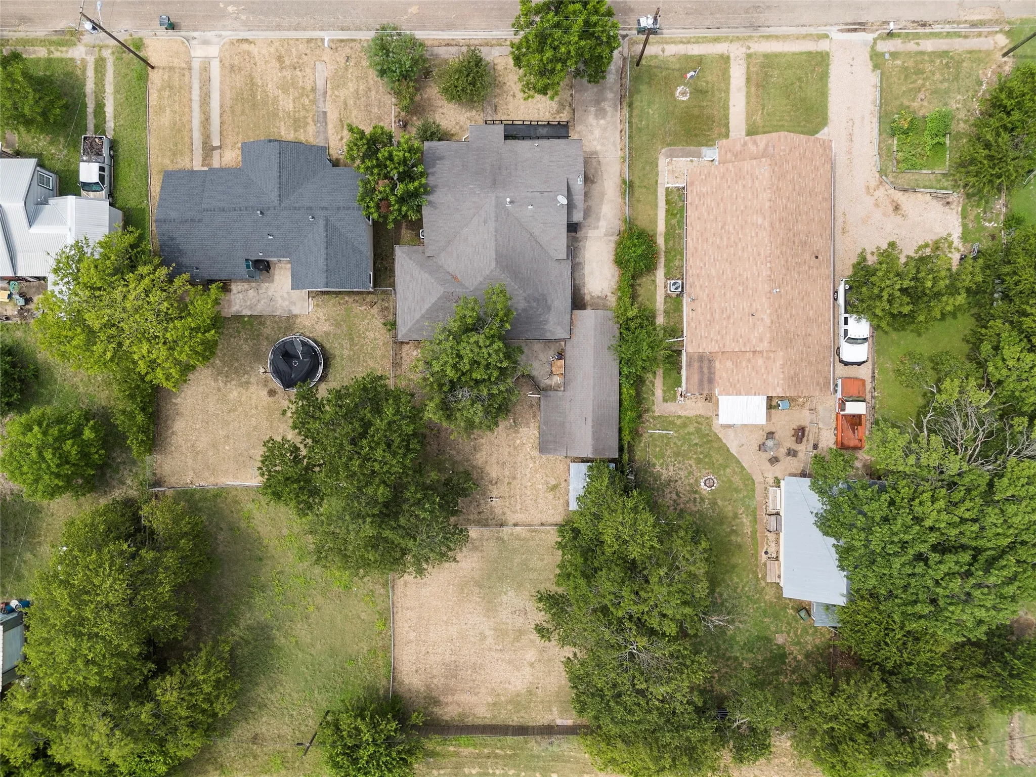 Single Family Residence For Sale in Mc Lennan County , 1306 W 11th Street, Mc Gregor, Texas 76657, 2 Bedroom, 2 Bathroom, 1 Garage spaces, 1,568 Sqft, built in 1956, mls#21286395, Real Estate Agent in Mc Gregor, Homes For Sale in Mc Lennan county, Homes For Sale in Mc Gregor, Realtor in Mc Gregor Texas, Real Estate Brokerage Independent Realty Texas, Luminita Cordes Realtor