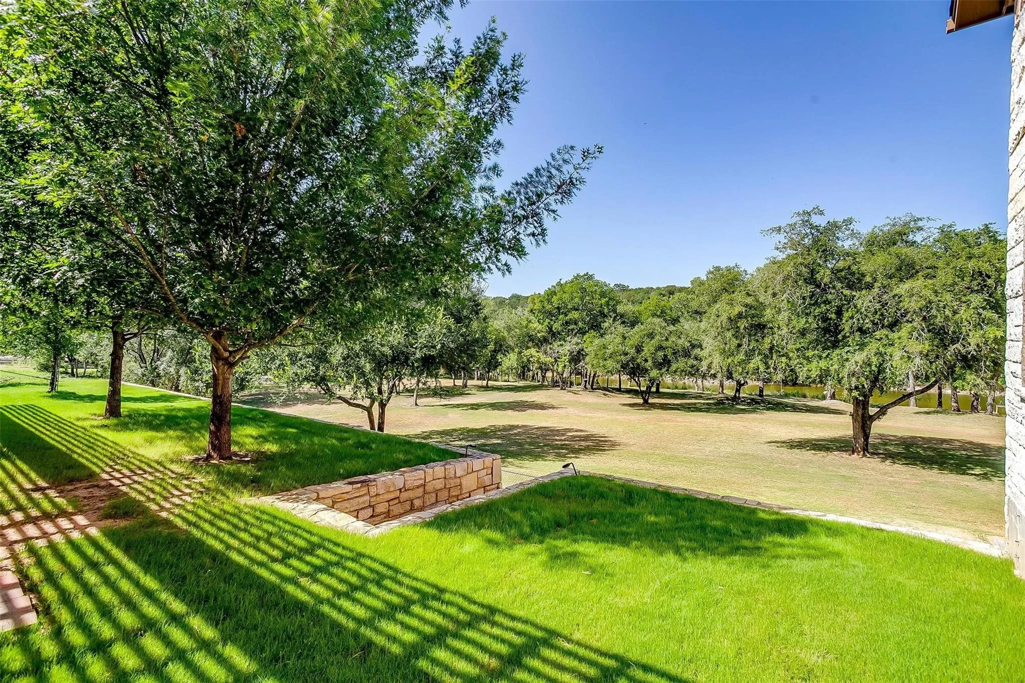 Single Family Residence For Sale in Hood County , 9310 Bellechase Road, Granbury, Texas 76049, 5 Bedroom, 5 Bathroom, 7 Garage spaces, 9,009 Sqft, built in 1999, mls#21284712, Real Estate Agent in Granbury, Homes For Sale in Hood county, Homes For Sale in Granbury, Realtor in Granbury Texas, Real Estate Brokerage Independent Realty Texas, Luminita Cordes Realtor