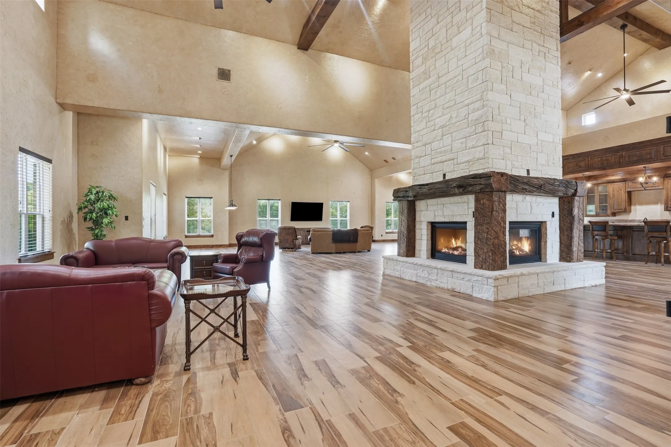Single Family Residence For Sale in Hood County , 9310 Bellechase Road, Granbury, Texas 76049, 5 Bedroom, 5 Bathroom, 7 Garage spaces, 9,009 Sqft, built in 1999, mls#21284712, Real Estate Agent in Granbury, Homes For Sale in Hood county, Homes For Sale in Granbury, Realtor in Granbury Texas, Real Estate Brokerage Independent Realty Texas, Luminita Cordes Realtor