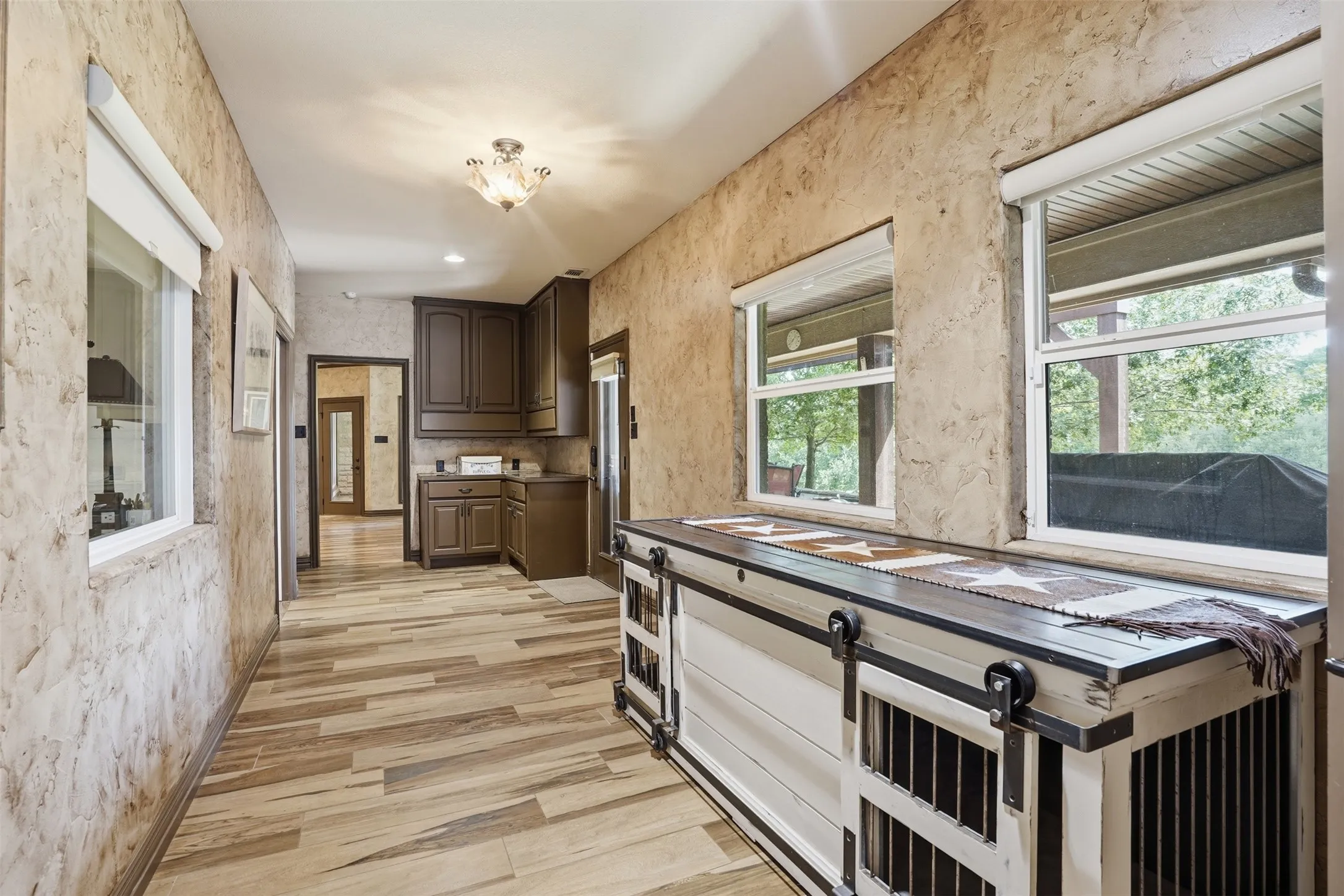 Single Family Residence For Sale in Hood County , 9310 Bellechase Road, Granbury, Texas 76049, 5 Bedroom, 5 Bathroom, 7 Garage spaces, 9,009 Sqft, built in 1999, mls#21284712, Real Estate Agent in Granbury, Homes For Sale in Hood county, Homes For Sale in Granbury, Realtor in Granbury Texas, Real Estate Brokerage Independent Realty Texas, Luminita Cordes Realtor