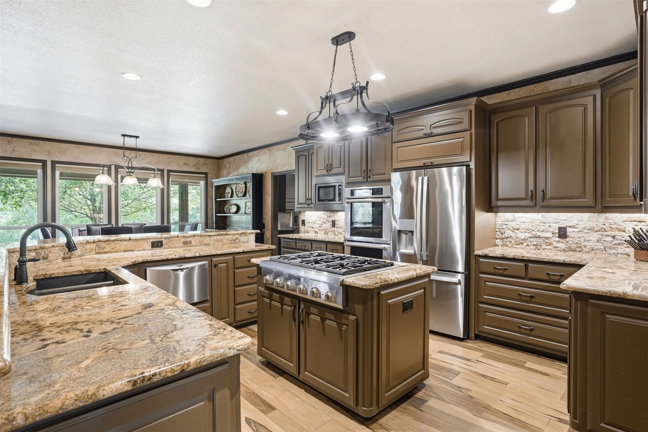 Single Family Residence For Sale in Hood County , 9310 Bellechase Road, Granbury, Texas 76049, 5 Bedroom, 5 Bathroom, 7 Garage spaces, 9,009 Sqft, built in 1999, mls#21284712, Real Estate Agent in Granbury, Homes For Sale in Hood county, Homes For Sale in Granbury, Realtor in Granbury Texas, Real Estate Brokerage Independent Realty Texas, Luminita Cordes Realtor