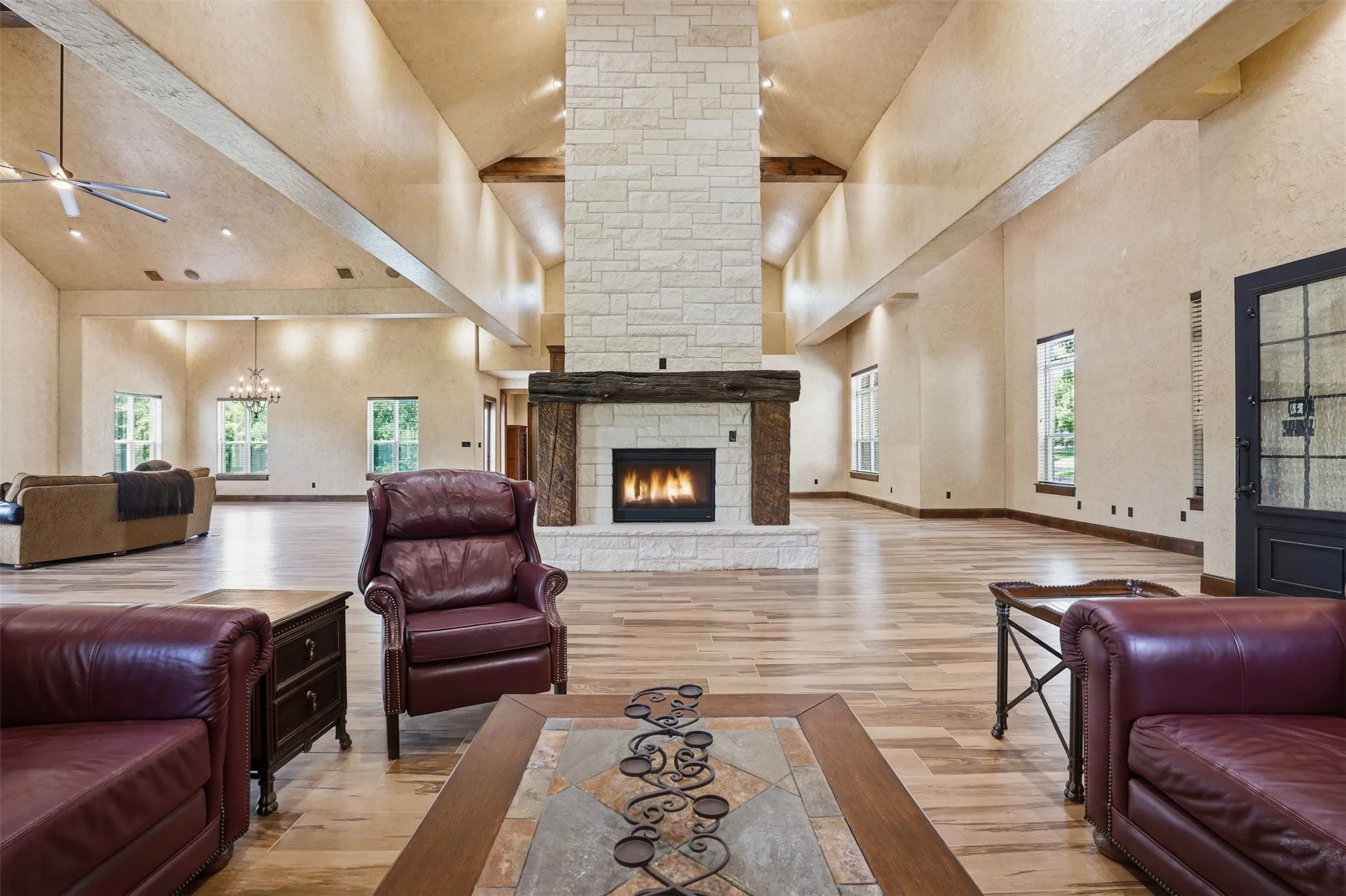 Single Family Residence For Sale in Hood County , 9310 Bellechase Road, Granbury, Texas 76049, 5 Bedroom, 5 Bathroom, 7 Garage spaces, 9,009 Sqft, built in 1999, mls#21284712, Real Estate Agent in Granbury, Homes For Sale in Hood county, Homes For Sale in Granbury, Realtor in Granbury Texas, Real Estate Brokerage Independent Realty Texas, Luminita Cordes Realtor