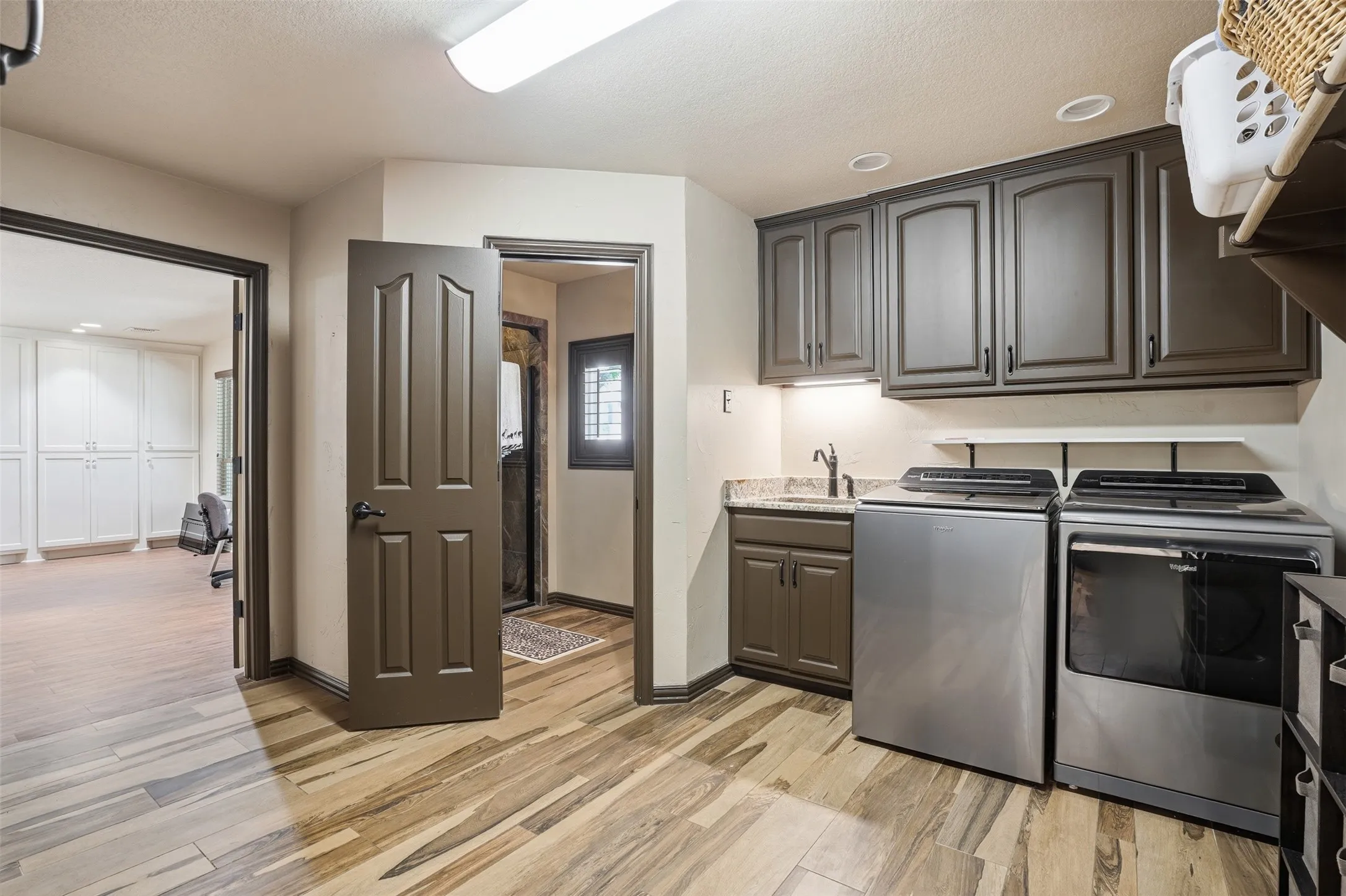 Single Family Residence For Sale in Hood County , 9310 Bellechase Road, Granbury, Texas 76049, 5 Bedroom, 5 Bathroom, 7 Garage spaces, 9,009 Sqft, built in 1999, mls#21284712, Real Estate Agent in Granbury, Homes For Sale in Hood county, Homes For Sale in Granbury, Realtor in Granbury Texas, Real Estate Brokerage Independent Realty Texas, Luminita Cordes Realtor