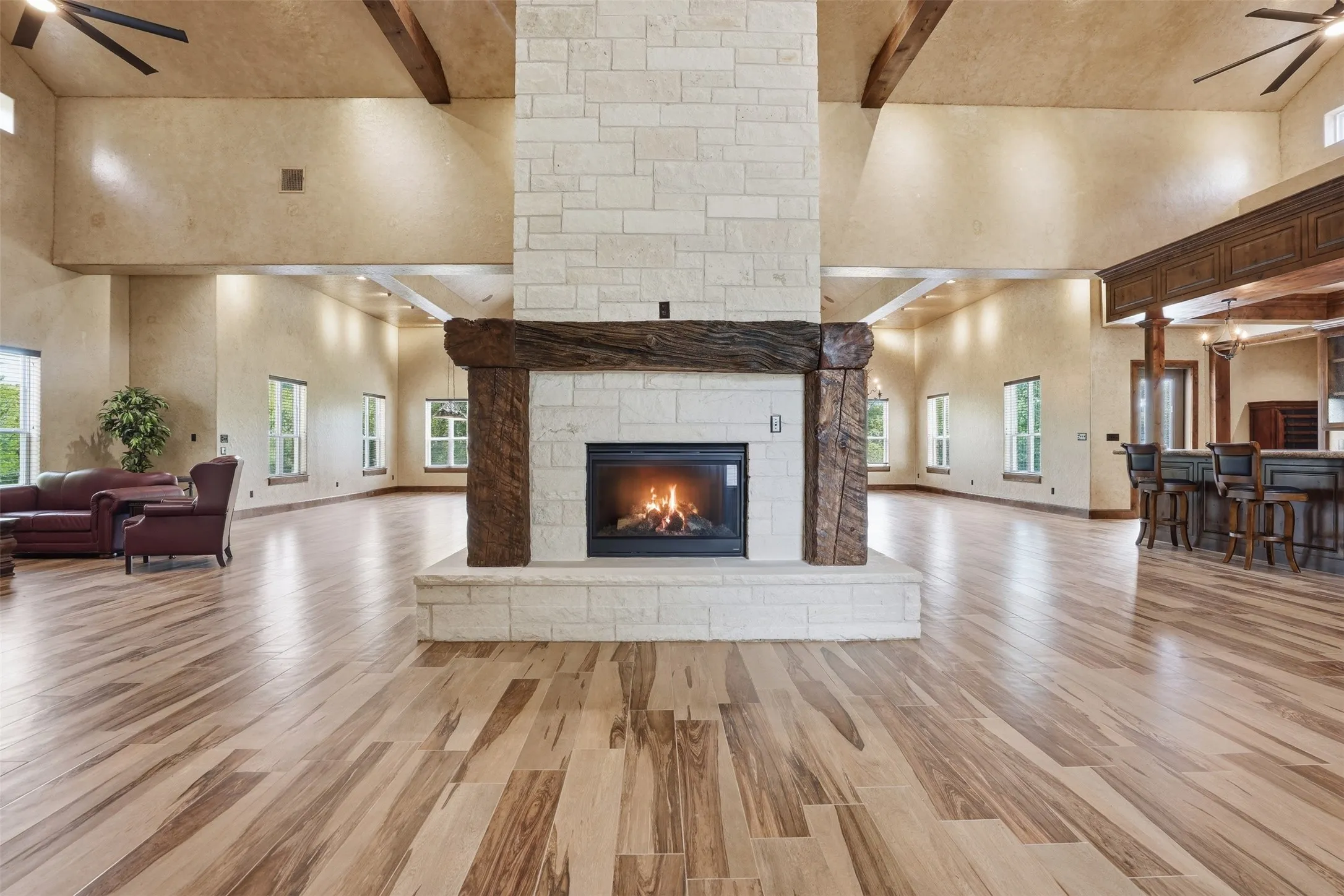 Single Family Residence For Sale in Hood County , 9310 Bellechase Road, Granbury, Texas 76049, 5 Bedroom, 5 Bathroom, 7 Garage spaces, 9,009 Sqft, built in 1999, mls#21284712, Real Estate Agent in Granbury, Homes For Sale in Hood county, Homes For Sale in Granbury, Realtor in Granbury Texas, Real Estate Brokerage Independent Realty Texas, Luminita Cordes Realtor