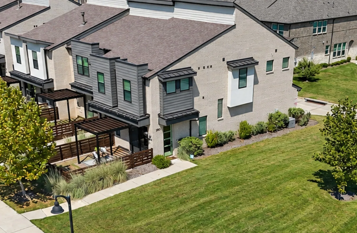 Townhouse For Rent in Collin County , 800 Emerling, Mc Kinney, Texas 75069, 3 Bedroom, 3 Bathroom, 2 Garage spaces, 1,810 Sqft, built in 2021, mls#21283518, Real Estate Agent in Mc Kinney, Homes For Rent in Collin county, Homes For Rent in Mc Kinney, Realtor in Mc Kinney Texas, Real Estate Brokerage Independent Realty Texas, Luminita Cordes Realtor