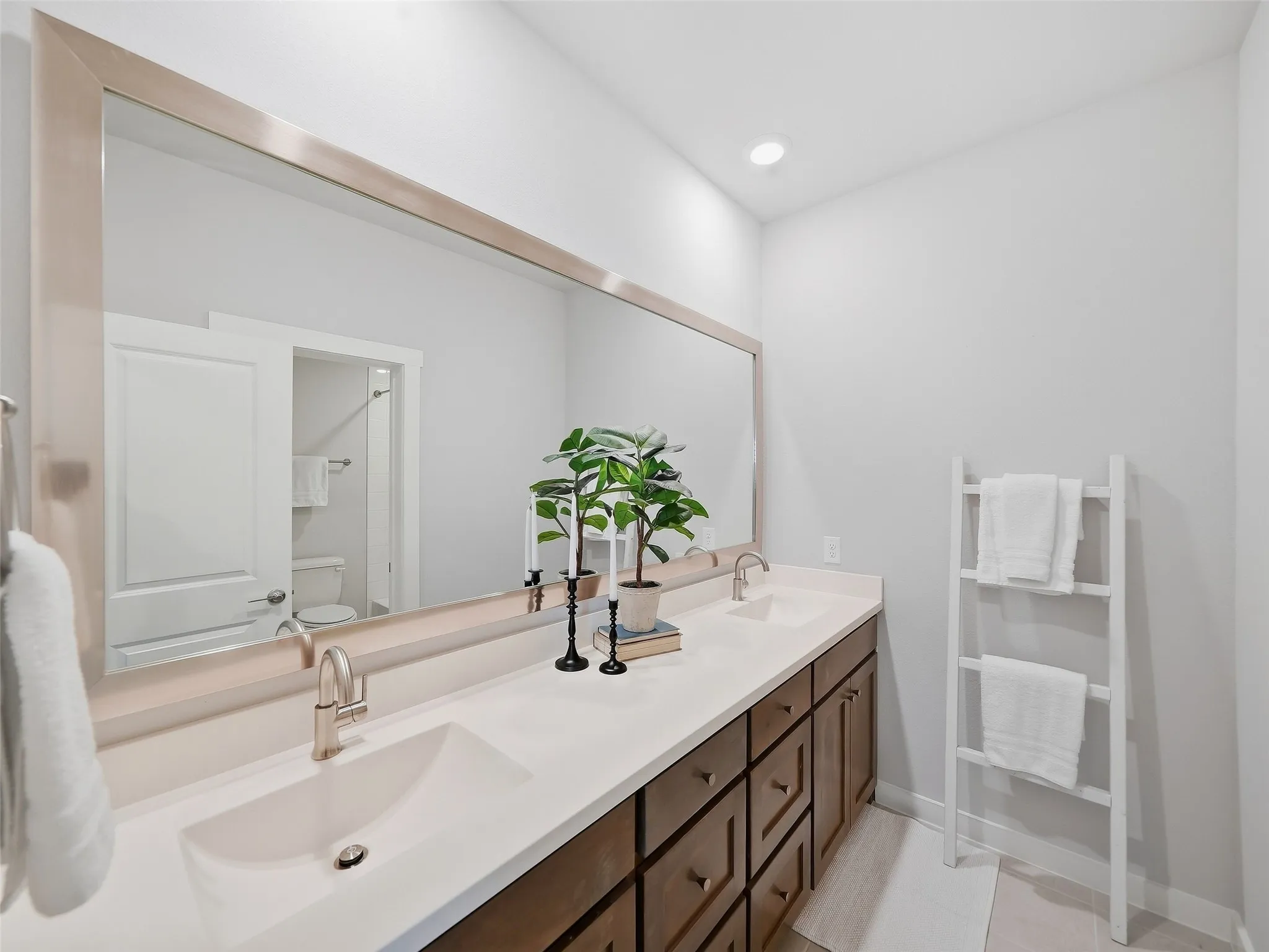 Townhouse For Rent in Collin County , 800 Emerling, Mc Kinney, Texas 75069, 3 Bedroom, 3 Bathroom, 2 Garage spaces, 1,810 Sqft, built in 2021, mls#21283518, Real Estate Agent in Mc Kinney, Homes For Rent in Collin county, Homes For Rent in Mc Kinney, Realtor in Mc Kinney Texas, Real Estate Brokerage Independent Realty Texas, Luminita Cordes Realtor