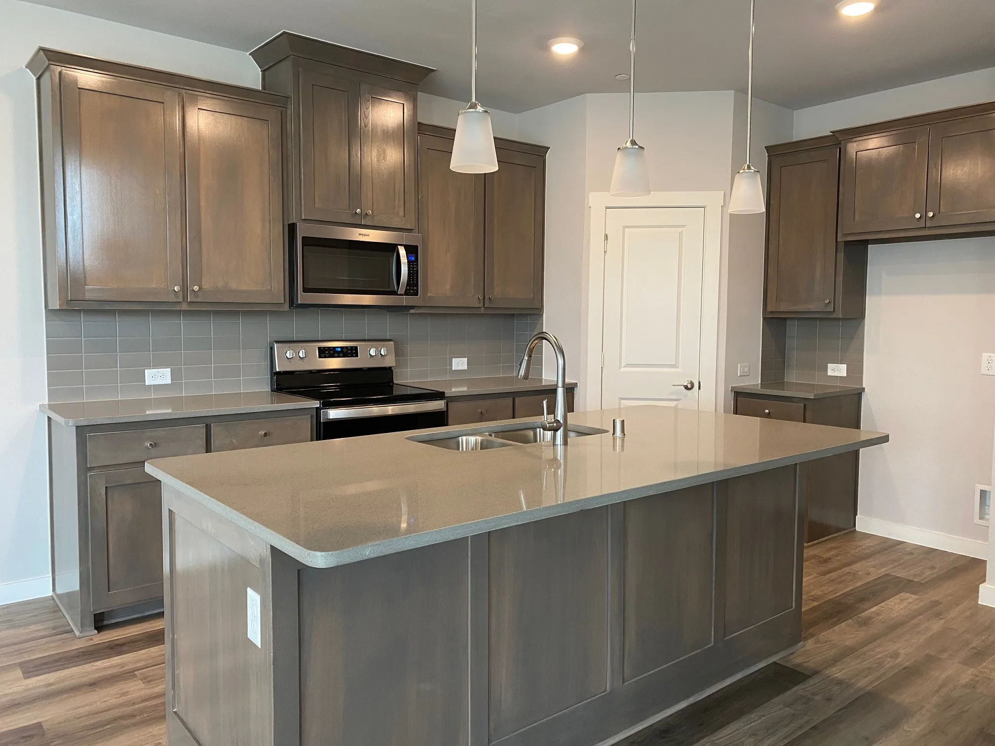 Townhouse For Rent in Collin County , 800 Emerling, Mc Kinney, Texas 75069, 3 Bedroom, 3 Bathroom, 2 Garage spaces, 1,810 Sqft, built in 2021, mls#21283518, Real Estate Agent in Mc Kinney, Homes For Rent in Collin county, Homes For Rent in Mc Kinney, Realtor in Mc Kinney Texas, Real Estate Brokerage Independent Realty Texas, Luminita Cordes Realtor
