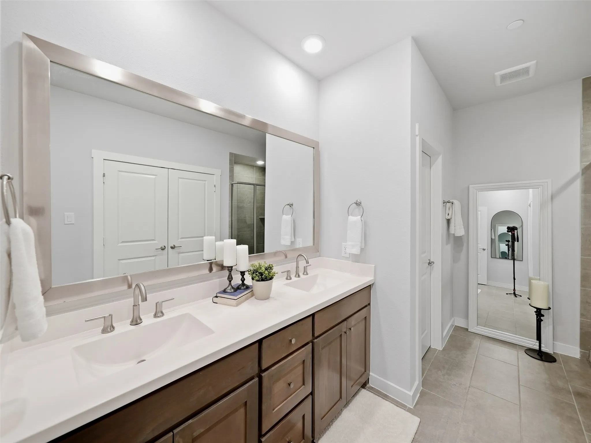 Townhouse For Rent in Collin County , 800 Emerling, Mc Kinney, Texas 75069, 3 Bedroom, 3 Bathroom, 2 Garage spaces, 1,810 Sqft, built in 2021, mls#21283518, Real Estate Agent in Mc Kinney, Homes For Rent in Collin county, Homes For Rent in Mc Kinney, Realtor in Mc Kinney Texas, Real Estate Brokerage Independent Realty Texas, Luminita Cordes Realtor
