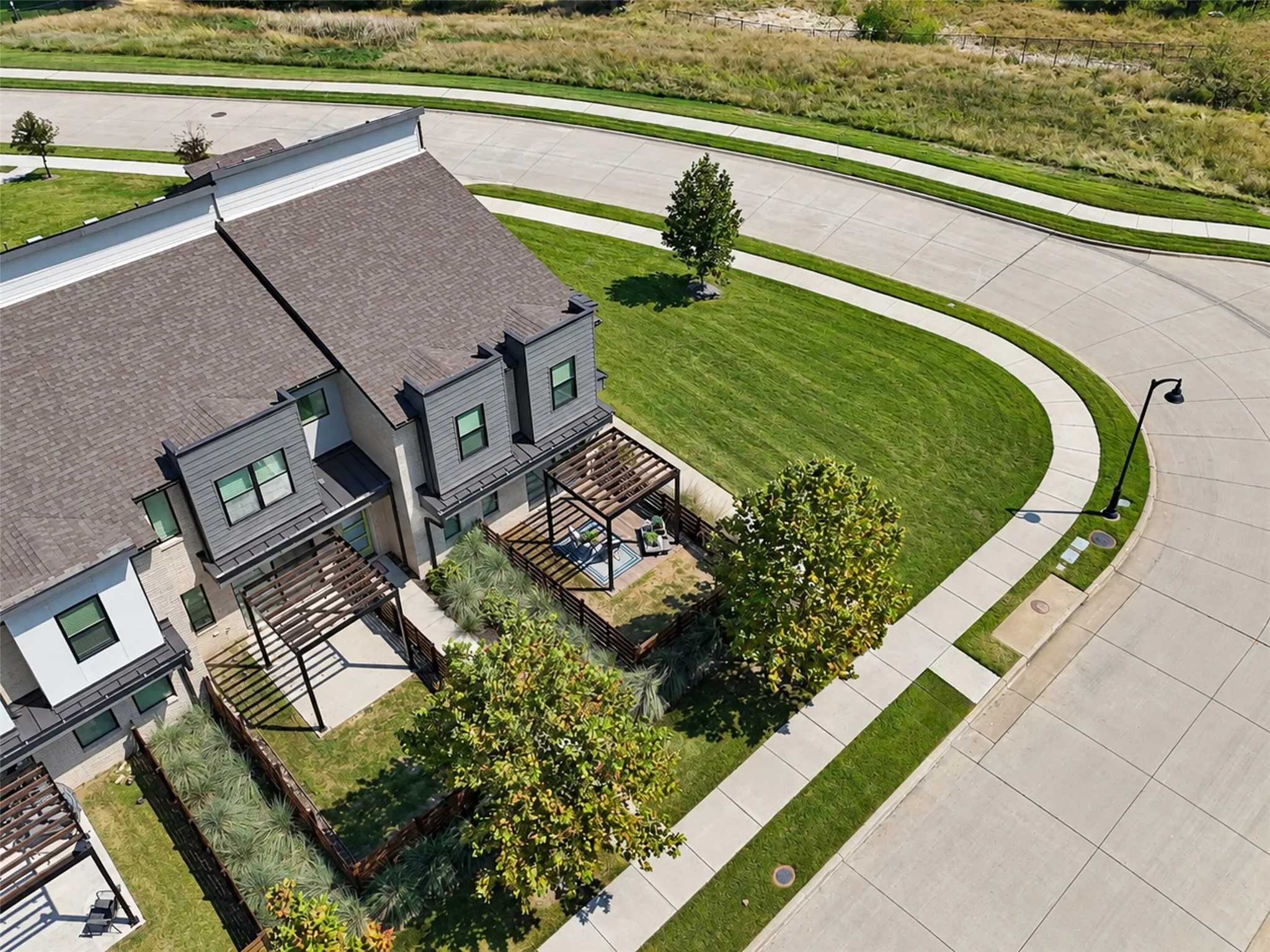 Townhouse For Rent in Collin County , 800 Emerling, Mc Kinney, Texas 75069, 3 Bedroom, 3 Bathroom, 2 Garage spaces, 1,810 Sqft, built in 2021, mls#21283518, Real Estate Agent in Mc Kinney, Homes For Rent in Collin county, Homes For Rent in Mc Kinney, Realtor in Mc Kinney Texas, Real Estate Brokerage Independent Realty Texas, Luminita Cordes Realtor