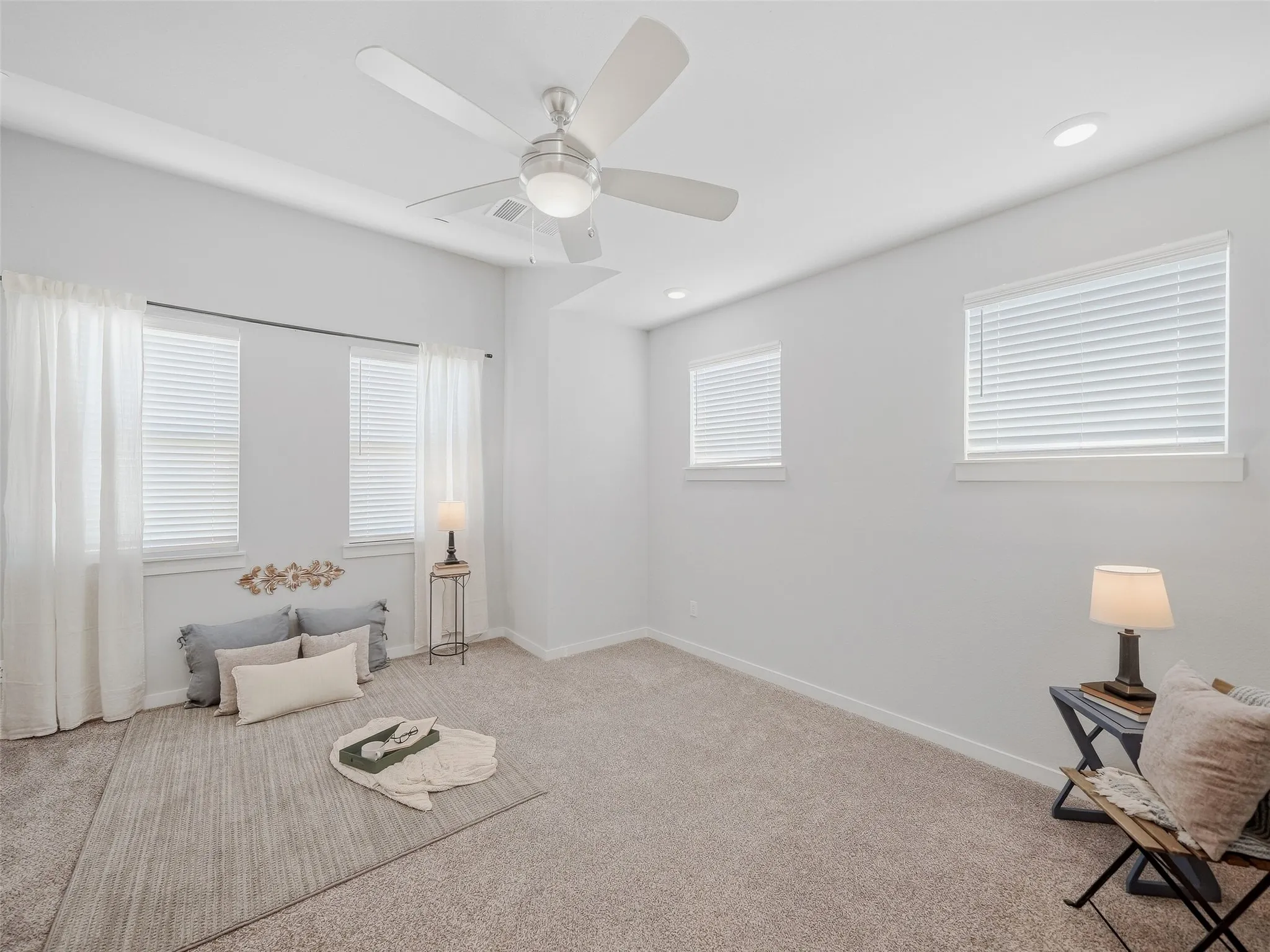 Townhouse For Rent in Collin County , 800 Emerling, Mc Kinney, Texas 75069, 3 Bedroom, 3 Bathroom, 2 Garage spaces, 1,810 Sqft, built in 2021, mls#21283518, Real Estate Agent in Mc Kinney, Homes For Rent in Collin county, Homes For Rent in Mc Kinney, Realtor in Mc Kinney Texas, Real Estate Brokerage Independent Realty Texas, Luminita Cordes Realtor