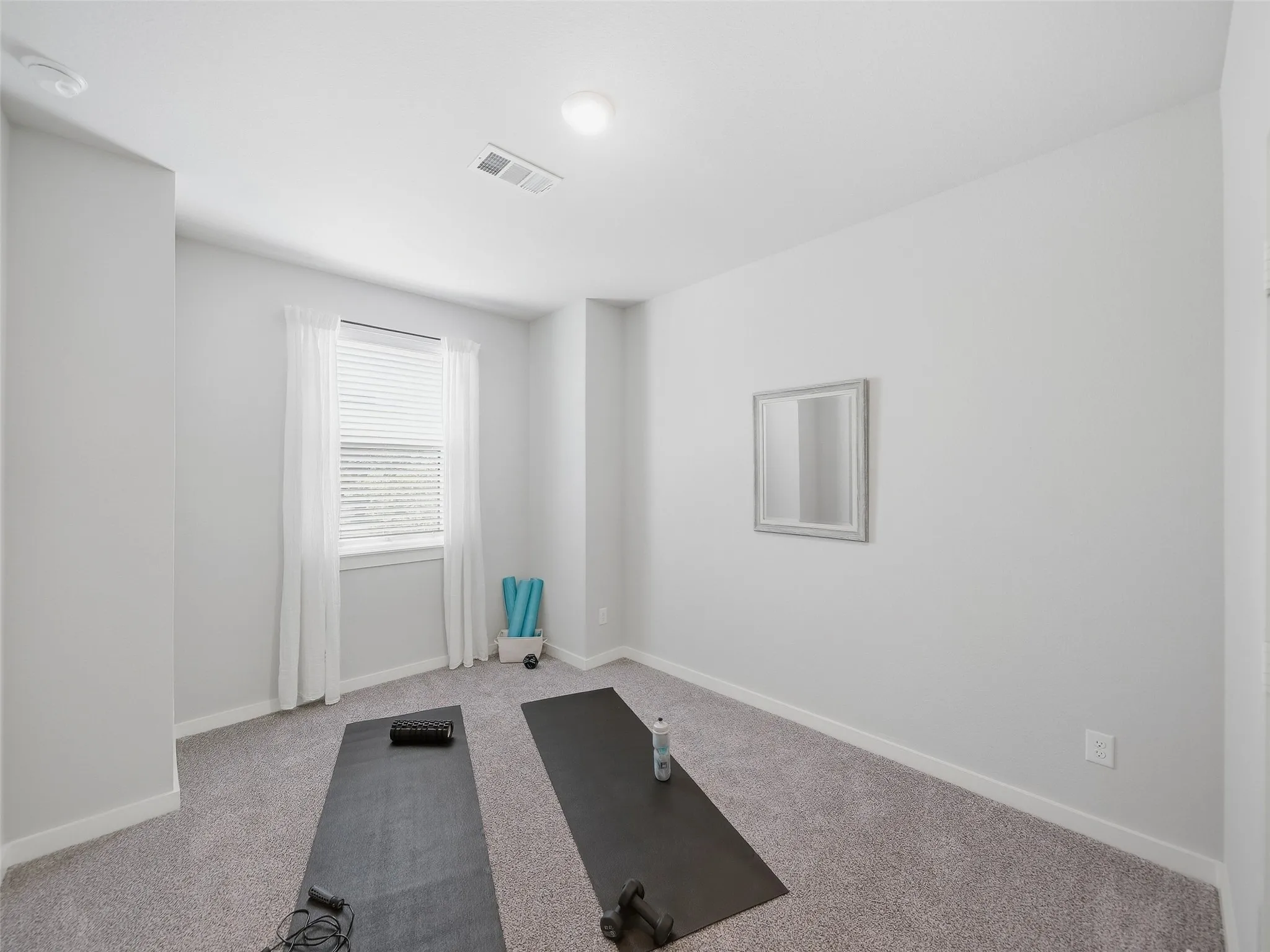 Townhouse For Rent in Collin County , 800 Emerling, Mc Kinney, Texas 75069, 3 Bedroom, 3 Bathroom, 2 Garage spaces, 1,810 Sqft, built in 2021, mls#21283518, Real Estate Agent in Mc Kinney, Homes For Rent in Collin county, Homes For Rent in Mc Kinney, Realtor in Mc Kinney Texas, Real Estate Brokerage Independent Realty Texas, Luminita Cordes Realtor