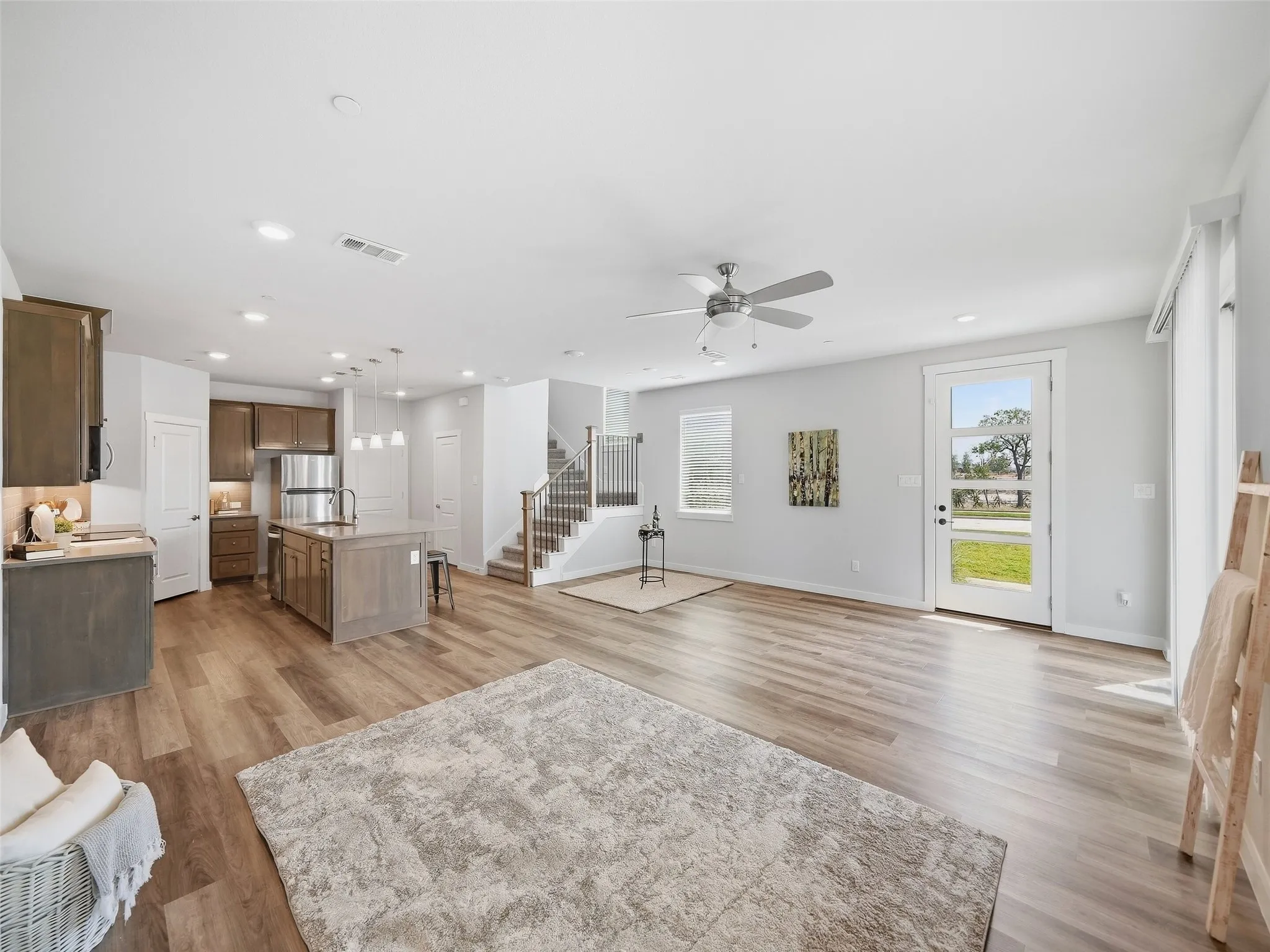 Townhouse For Rent in Collin County , 800 Emerling, Mc Kinney, Texas 75069, 3 Bedroom, 3 Bathroom, 2 Garage spaces, 1,810 Sqft, built in 2021, mls#21283518, Real Estate Agent in Mc Kinney, Homes For Rent in Collin county, Homes For Rent in Mc Kinney, Realtor in Mc Kinney Texas, Real Estate Brokerage Independent Realty Texas, Luminita Cordes Realtor