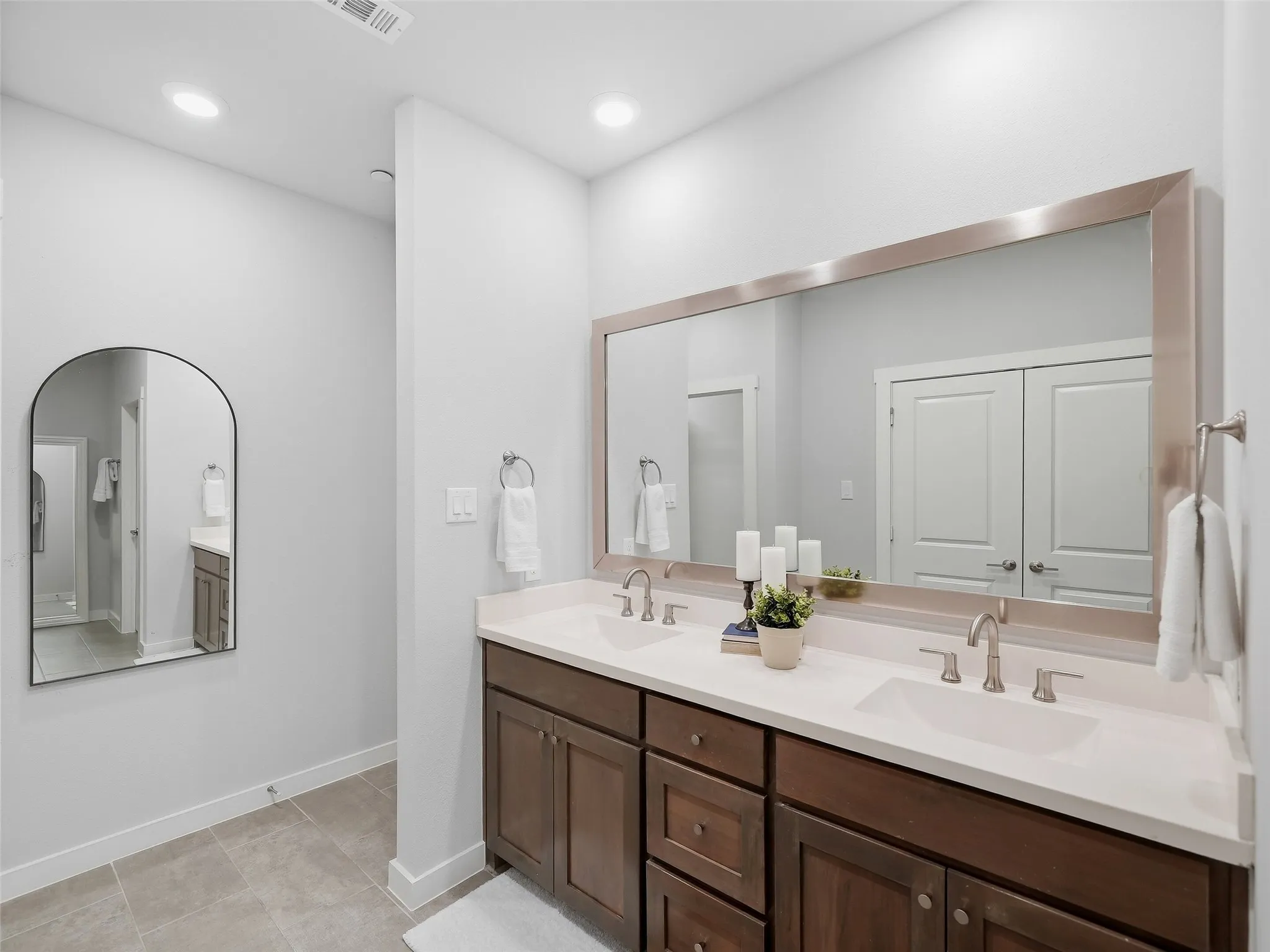 Townhouse For Rent in Collin County , 800 Emerling, Mc Kinney, Texas 75069, 3 Bedroom, 3 Bathroom, 2 Garage spaces, 1,810 Sqft, built in 2021, mls#21283518, Real Estate Agent in Mc Kinney, Homes For Rent in Collin county, Homes For Rent in Mc Kinney, Realtor in Mc Kinney Texas, Real Estate Brokerage Independent Realty Texas, Luminita Cordes Realtor