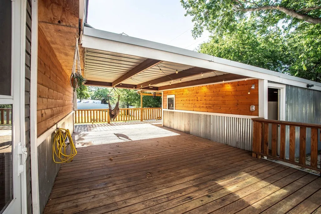 Great deck for entertaining