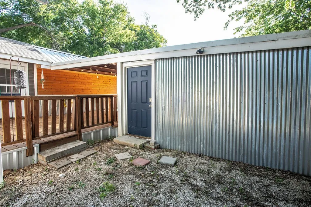 Single Family Residence For Sale in Shackelford County , 425 Gregg Street, Albany, Texas 76430, 3 Bedroom, 2 Bathroom, Garage spaces, 1,288 Sqft, built in 1928, Price $224,000, mls#21284401, Real Estate Agent in Albany, Homes For Sale in Shackelford county, Homes For Sale in Albany, Realtor in Albany Texas, Real Estate Brokerage Independent Realty Texas, Luminita Cordes Realtor