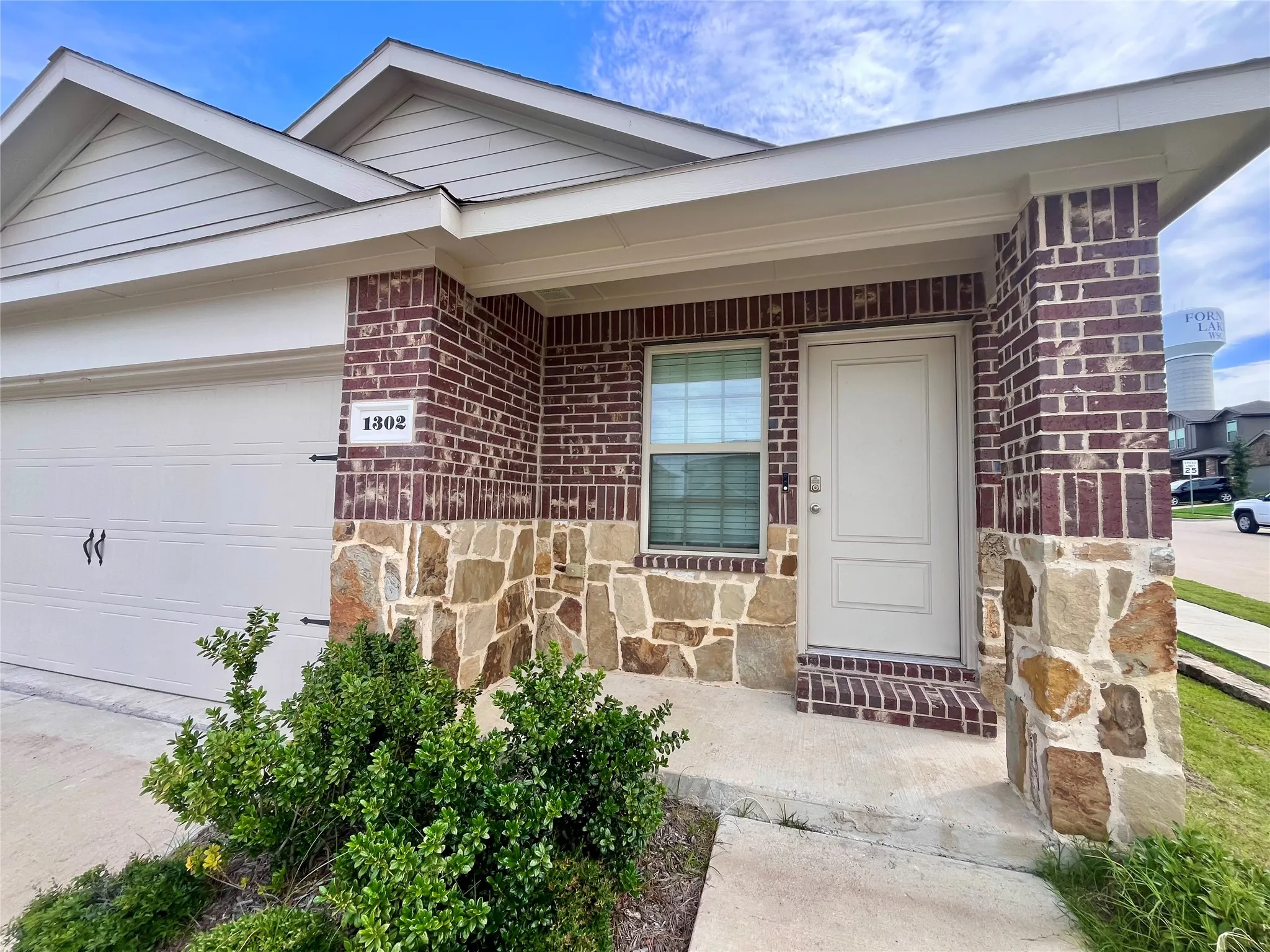 Single Family Residence For Sale in Kaufman County , 1302 Draper Lane, Forney, Texas 75126, 3 Bedrooms, 2 Bathrooms, 2 Garage spaces, 1,565 Sqft, built in 2023, Price $224,500, mls#21285603, Real Estate Agent in Forney, Homes For Sale in Kaufman county, Homes For Sale in Forney, Realtor in Forney Texas, Real Estate Brokerage Independent Realty Texas, Luminita Cordes Realtor