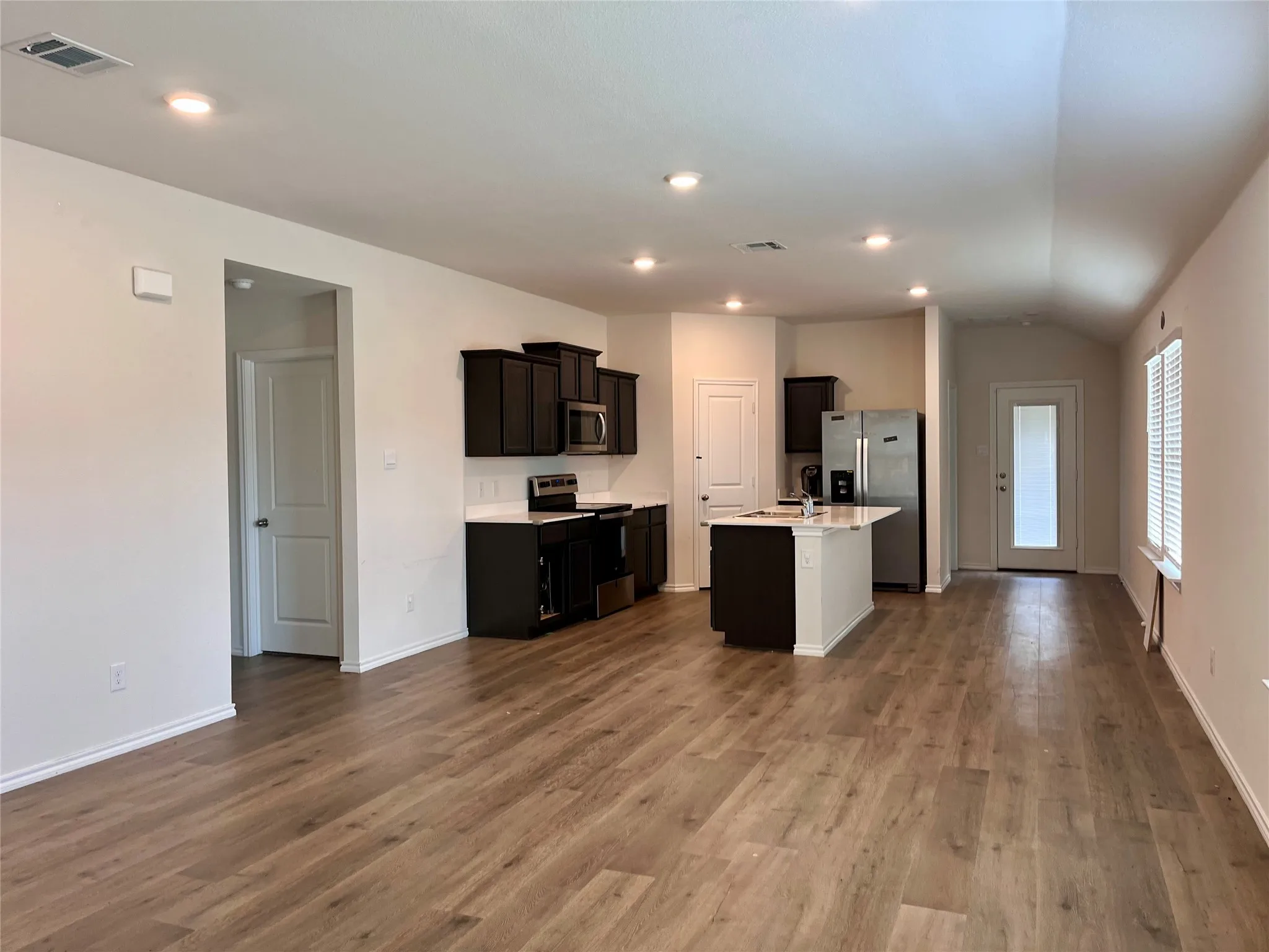 Single Family Residence For Sale in Kaufman County , 1302 Draper Lane, Forney, Texas 75126, 3 Bedrooms, 2 Bathrooms, 2 Garage spaces, 1,565 Sqft, built in 2023, Price $224,500, mls#21285603, Real Estate Agent in Forney, Homes For Sale in Kaufman county, Homes For Sale in Forney, Realtor in Forney Texas, Real Estate Brokerage Independent Realty Texas, Luminita Cordes Realtor