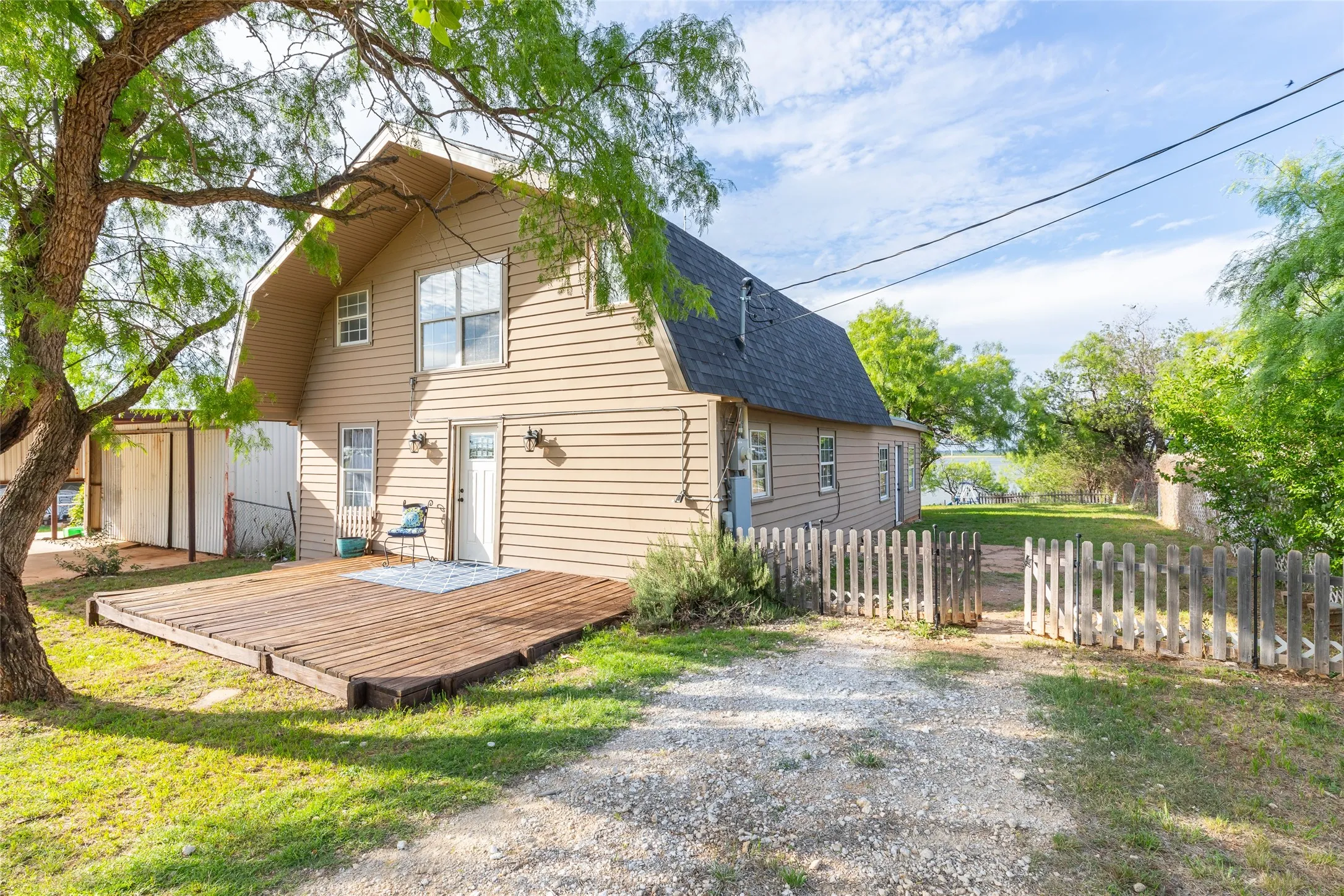 Single Family Residence For Sale in Jones County , 28 Poverty Point Circle, Abilene, Texas 79601, 3 Bedroom, 2 Bathroom, 3 Garage spaces, 2,044 Sqft, built in 1955, Price $349,850, mls#21282369, Real Estate Agent in Abilene, Homes For Sale in Jones county, Homes For Sale in Abilene, Realtor in Abilene Texas, Real Estate Brokerage Independent Realty Texas, Luminita Cordes Realtor