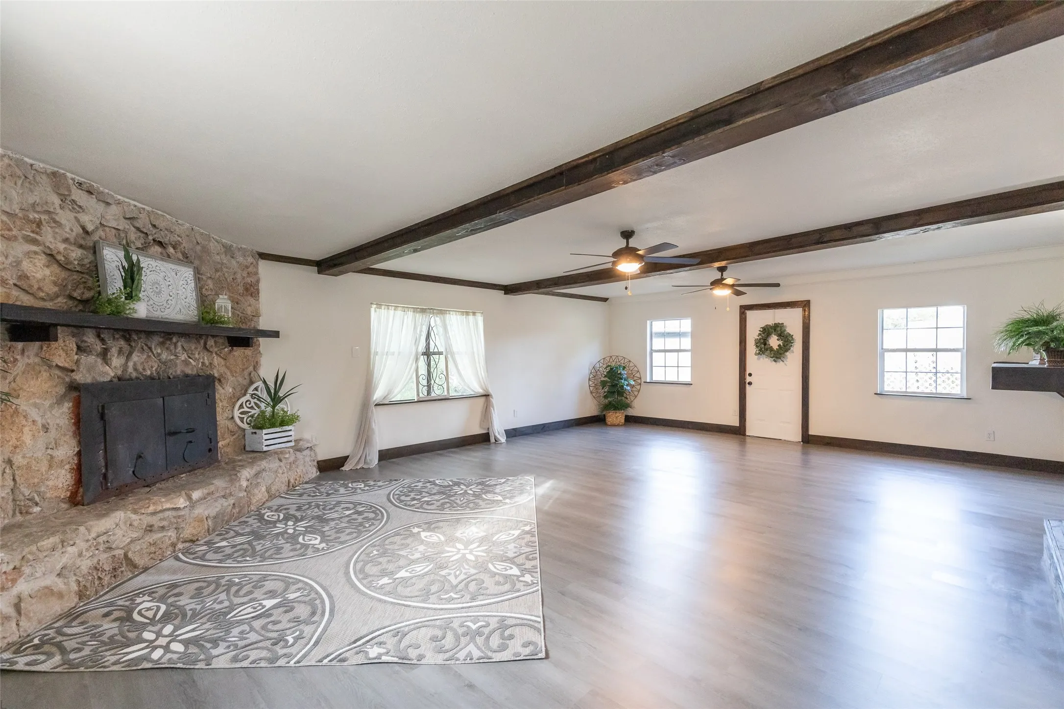 Single Family Residence For Sale in Jones County , 28 Poverty Point Circle, Abilene, Texas 79601, 3 Bedroom, 2 Bathroom, 3 Garage spaces, 2,044 Sqft, built in 1955, Price $349,850, mls#21282369, Real Estate Agent in Abilene, Homes For Sale in Jones county, Homes For Sale in Abilene, Realtor in Abilene Texas, Real Estate Brokerage Independent Realty Texas, Luminita Cordes Realtor