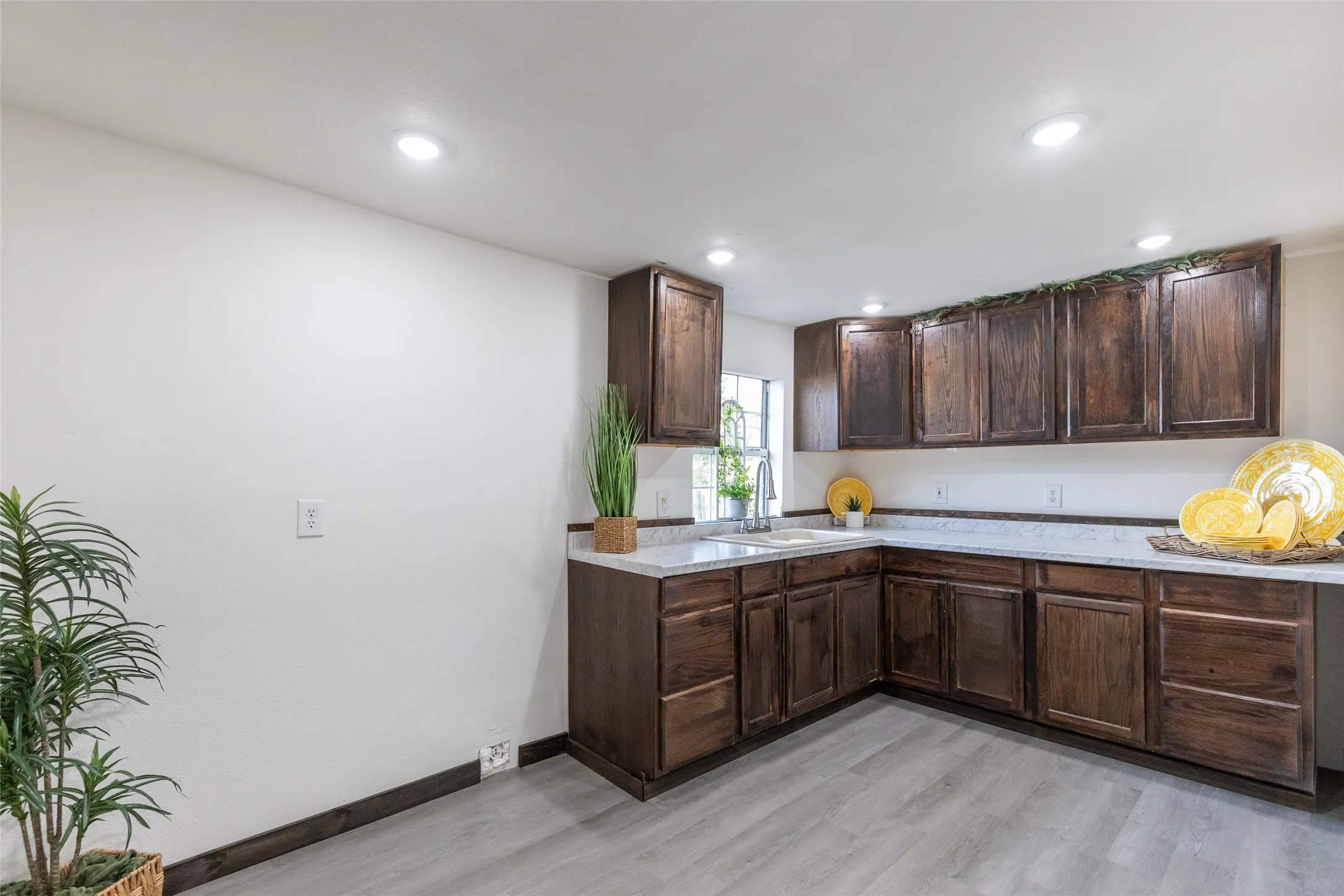 Single Family Residence For Sale in Jones County , 28 Poverty Point Circle, Abilene, Texas 79601, 3 Bedroom, 2 Bathroom, 3 Garage spaces, 2,044 Sqft, built in 1955, Price $349,850, mls#21282369, Real Estate Agent in Abilene, Homes For Sale in Jones county, Homes For Sale in Abilene, Realtor in Abilene Texas, Real Estate Brokerage Independent Realty Texas, Luminita Cordes Realtor